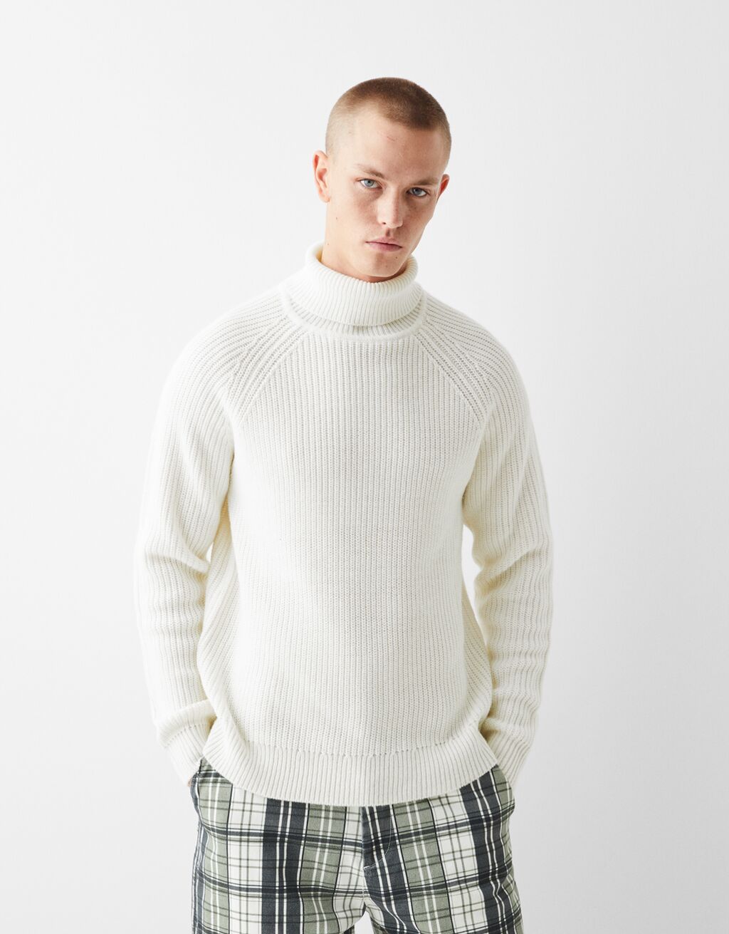 Thick felt texture high neck sweater Men Bershka