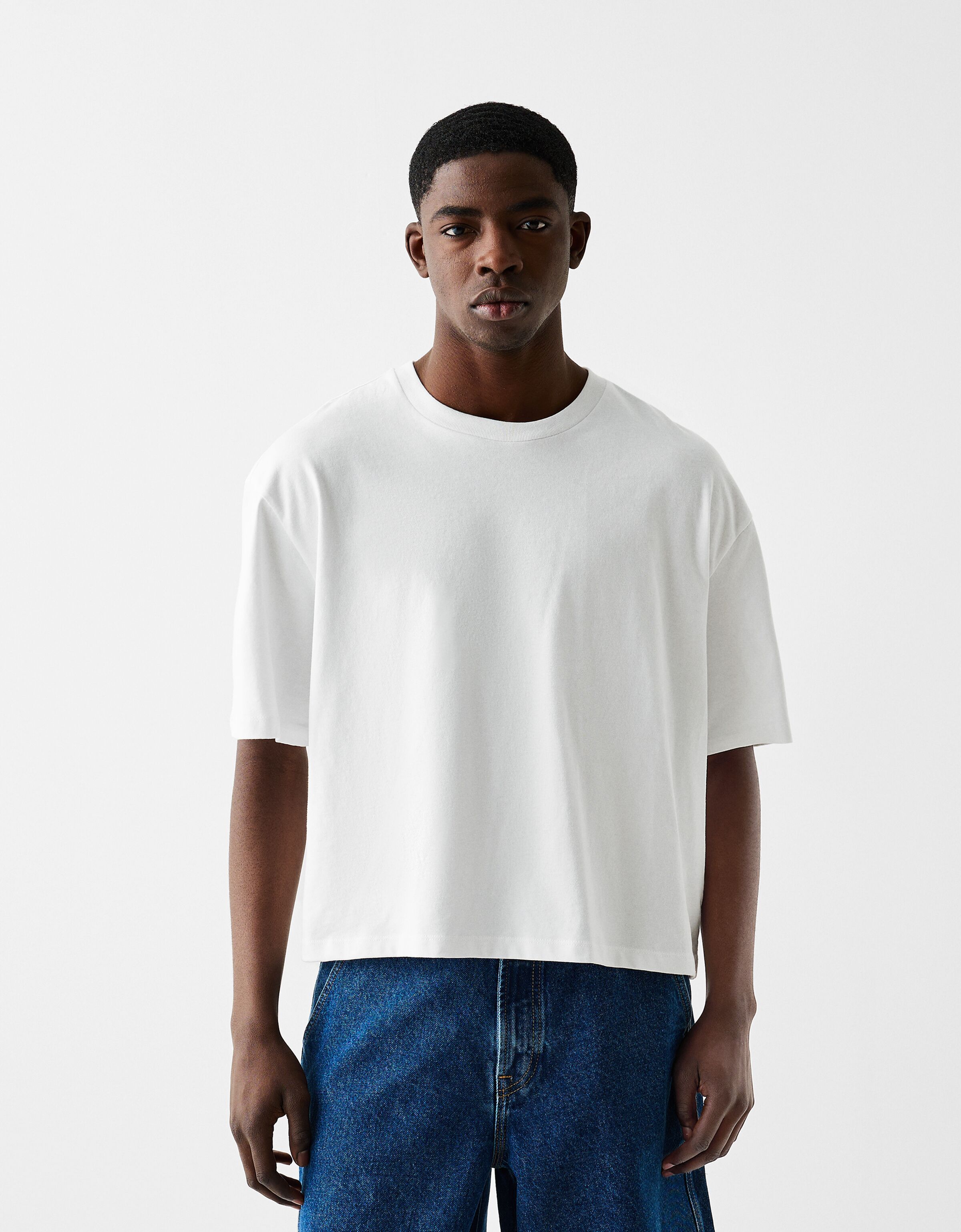 Kort boxy fit T shirt med korte rmer T shirts Herre Bershka