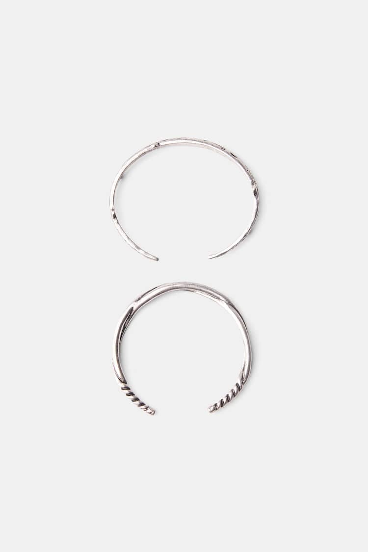 Set of 2 cuff bracelets