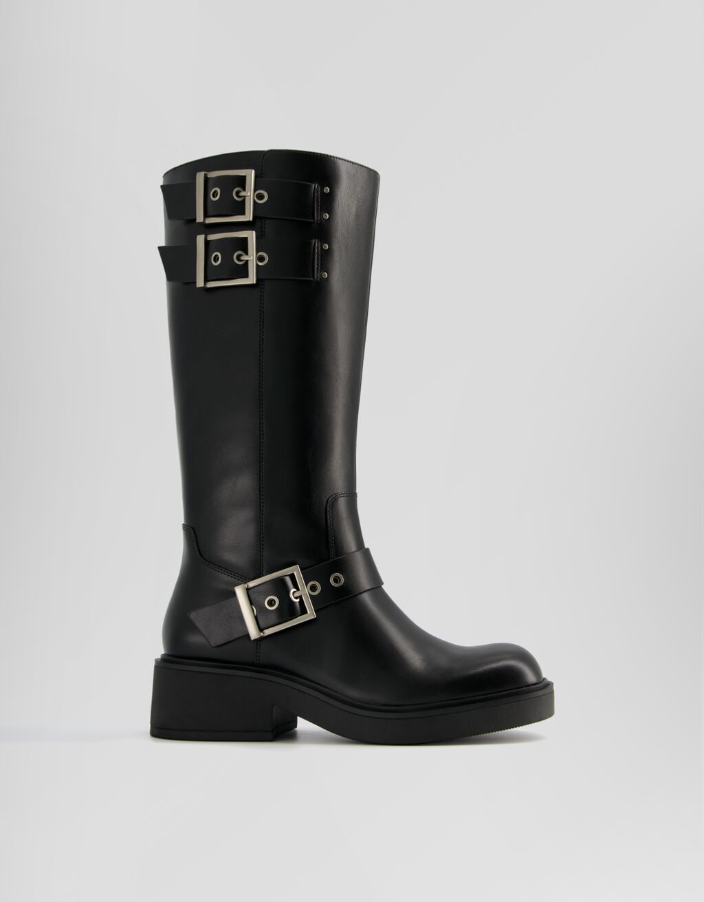 flat boots with buckles