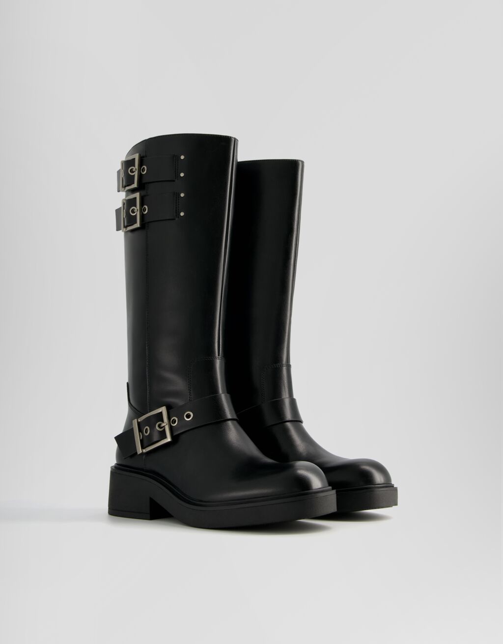 Bottes plates avec boucles Chaussures Femme Bershka