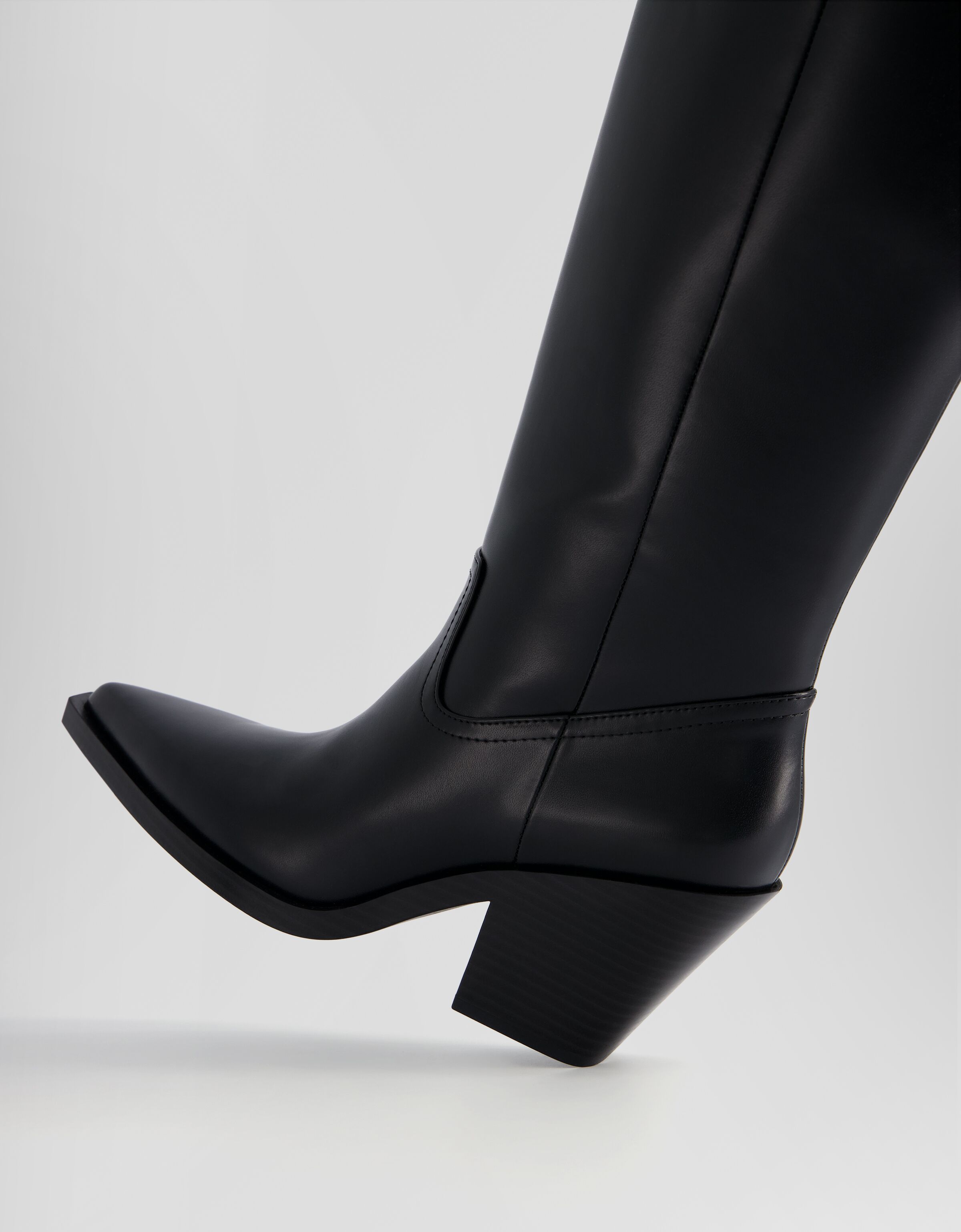 Cowboy boots on sale bershka