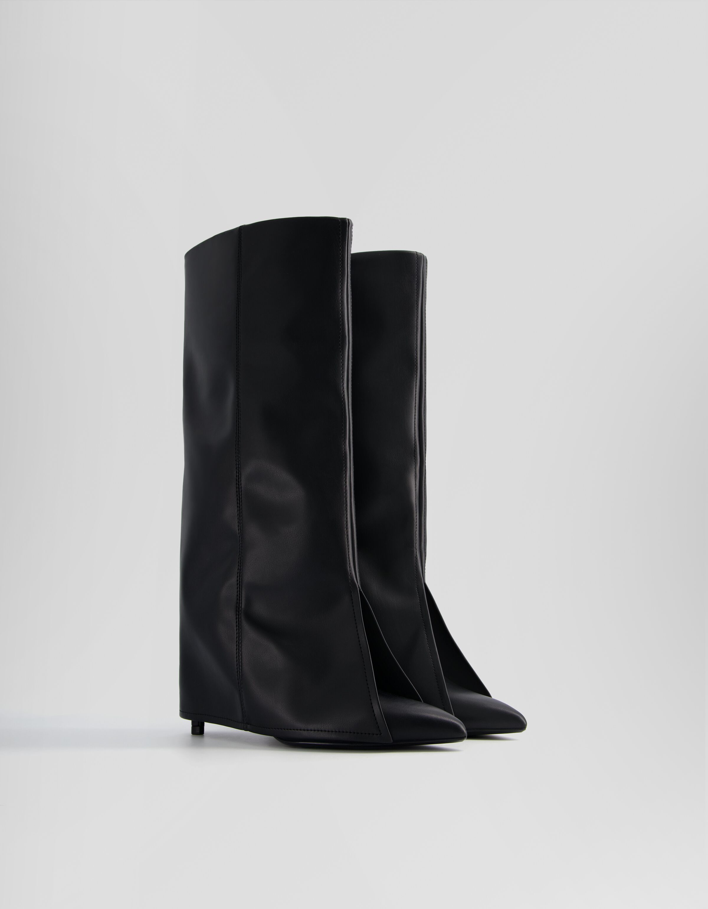 Bershka white clearance boots