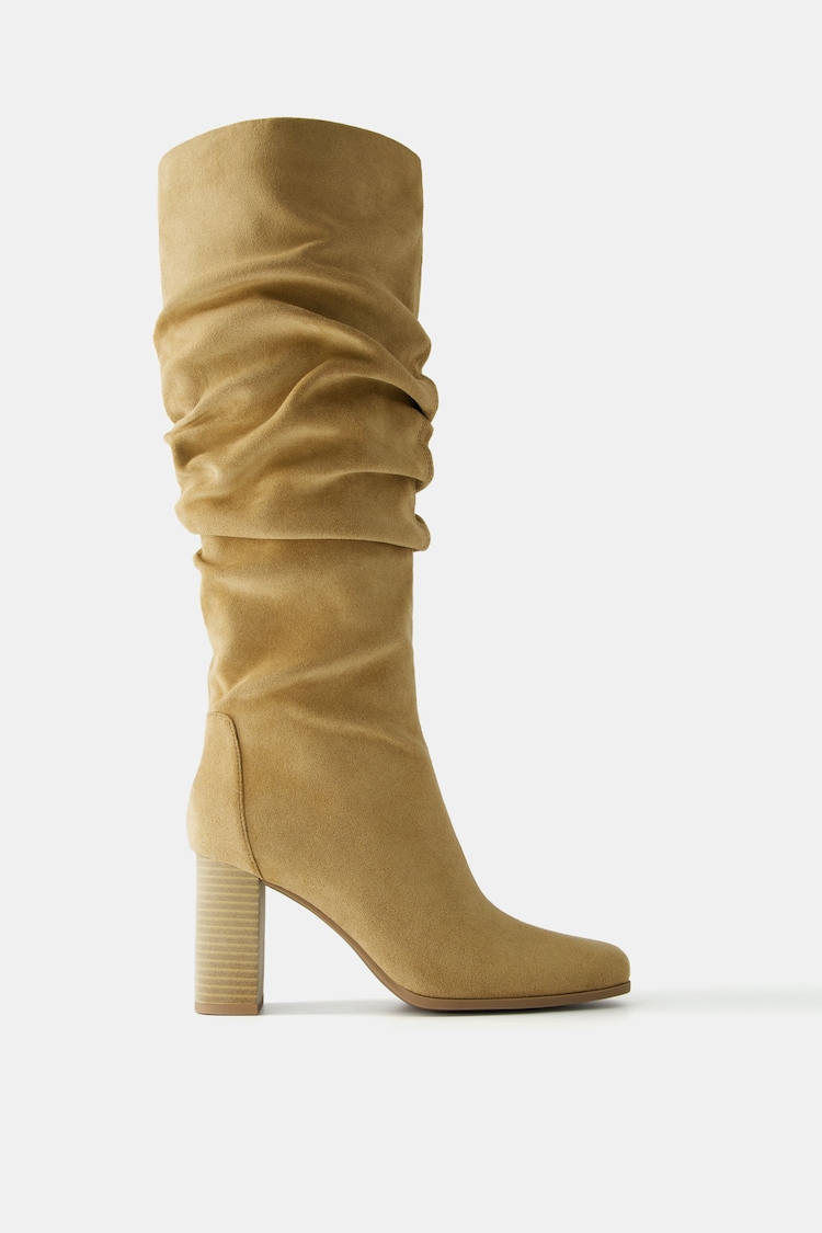 Block-heel slouchy boots