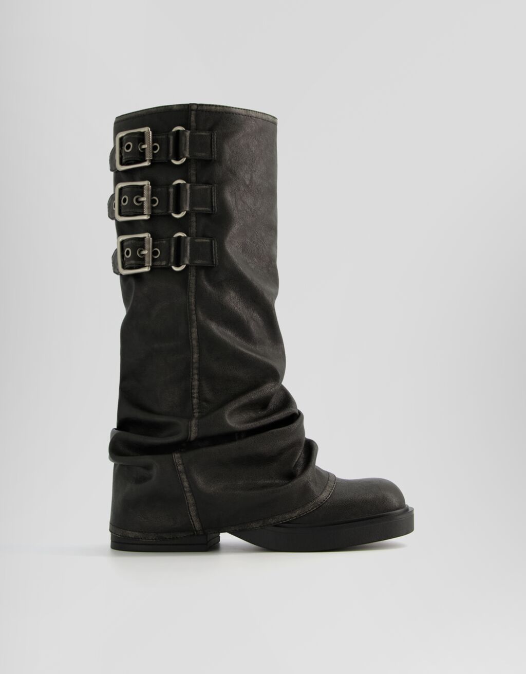 Flat slouchy biker boots with buckles Women Bershka