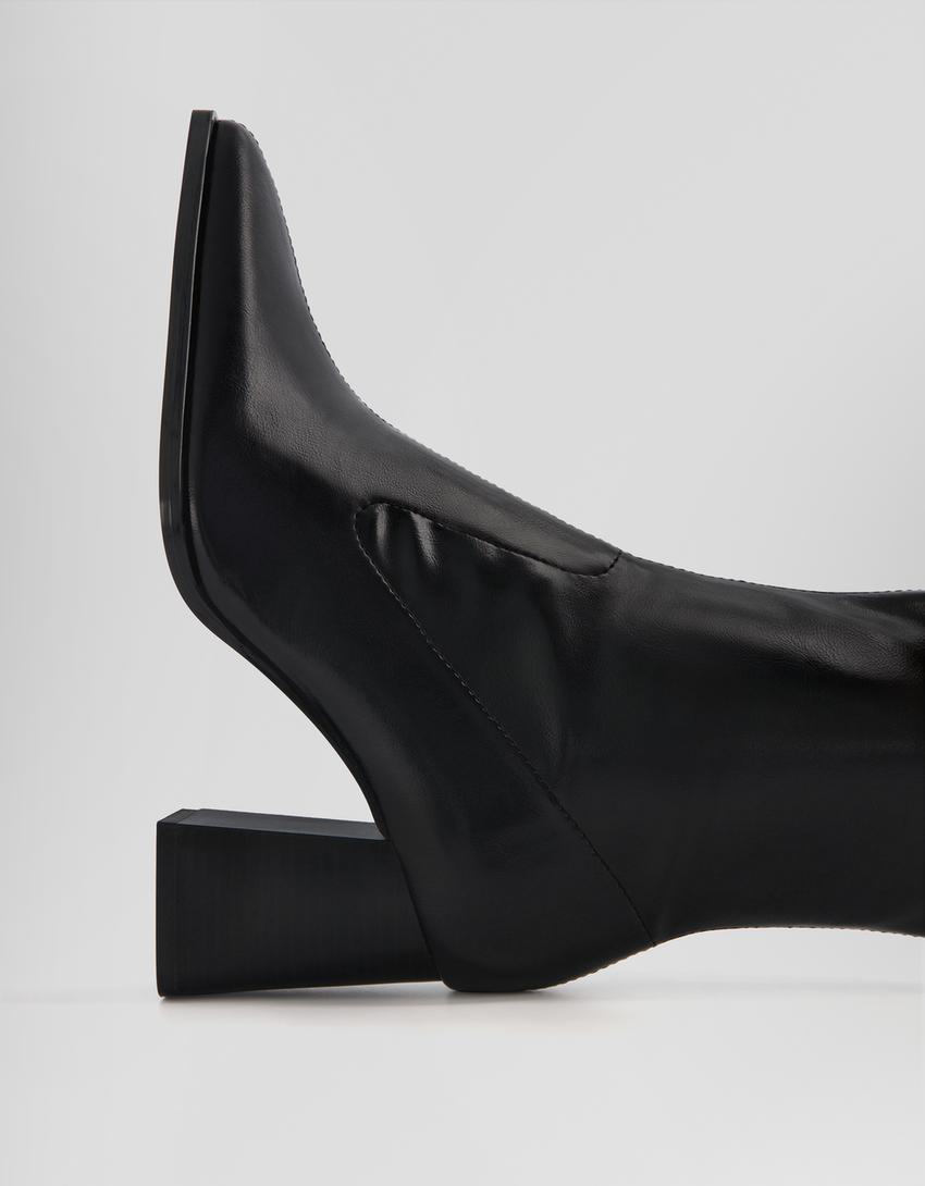 بوت برقبة للكاحل ضيق بكعب عريض ومقدمة مدببة-أسود-2