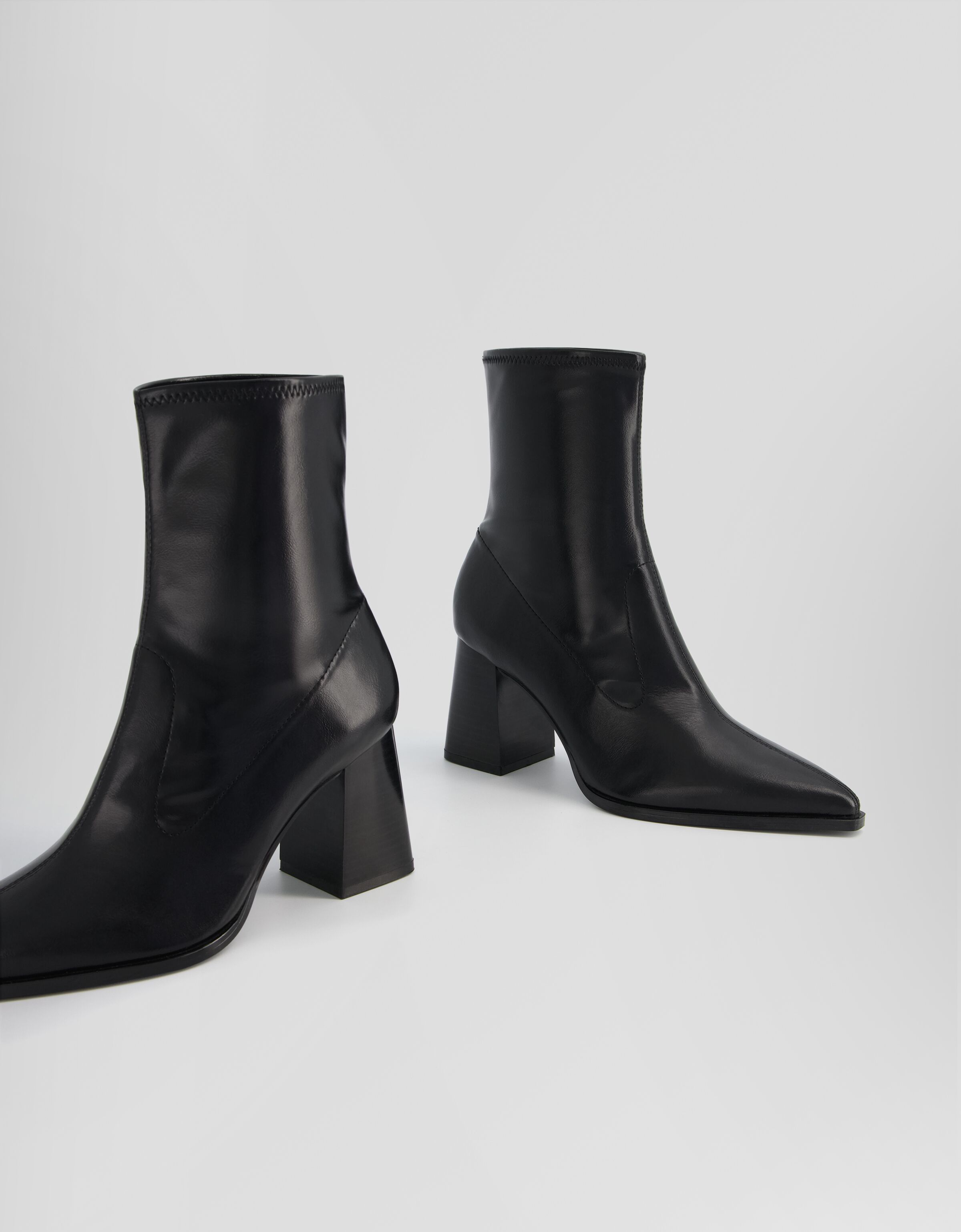 Bershka round heel boot 2025