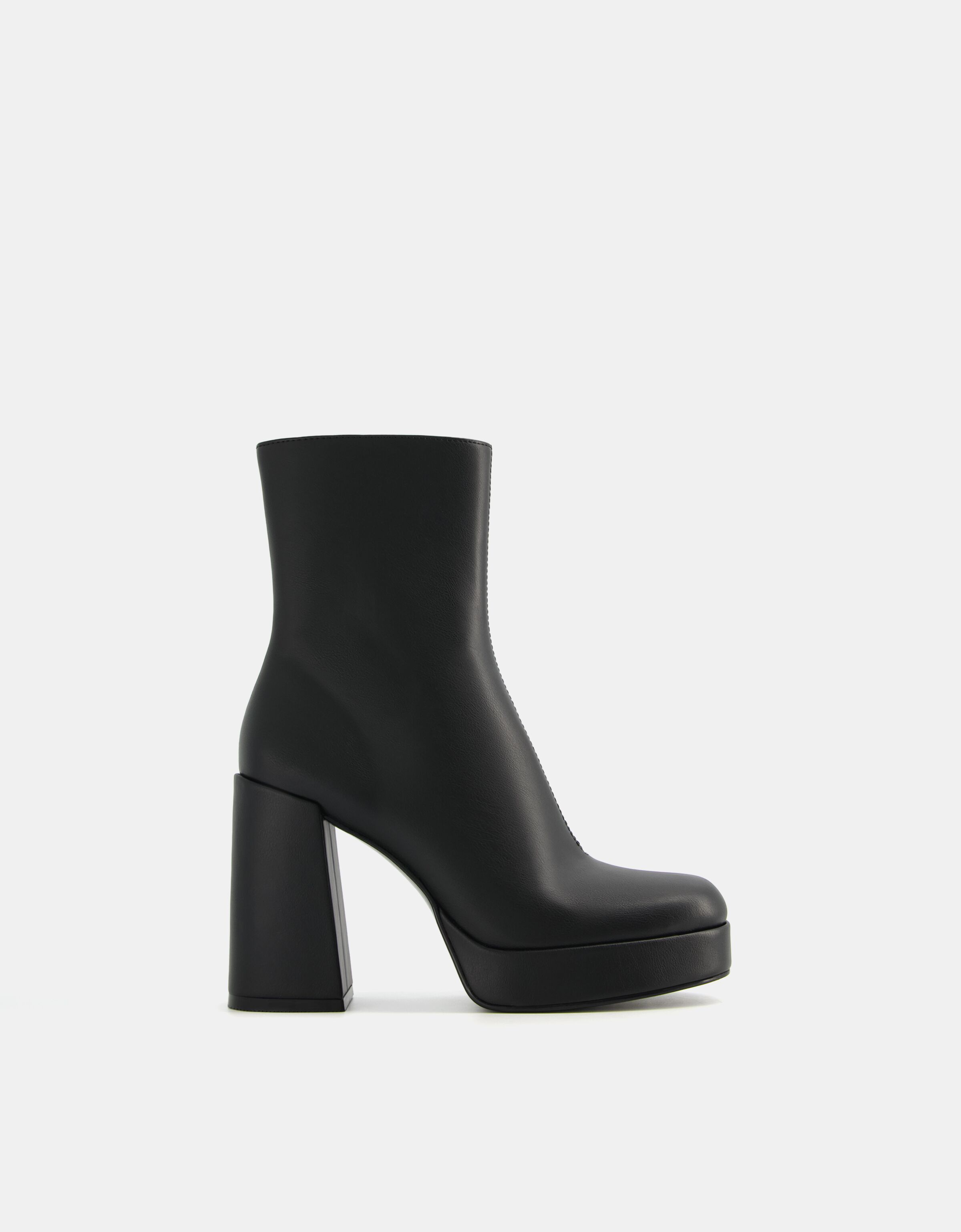 Botines tacon plataforma 2025 bershka