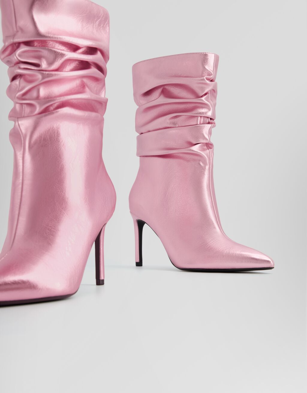 Metallic slouchy ankle boots - Women | Bershka