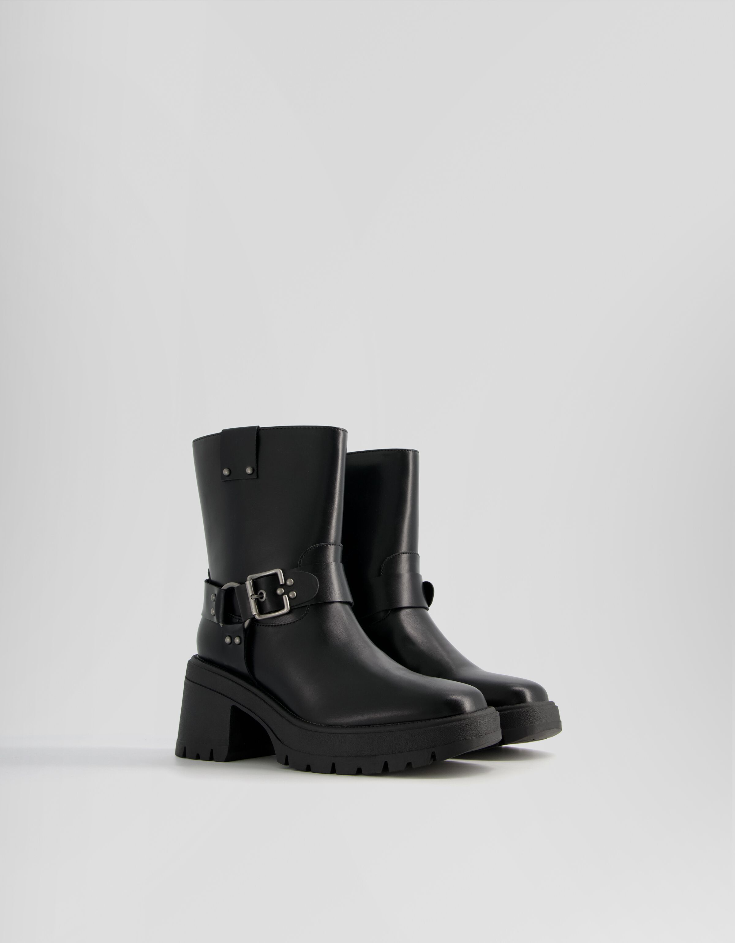 Short boots with buckles online