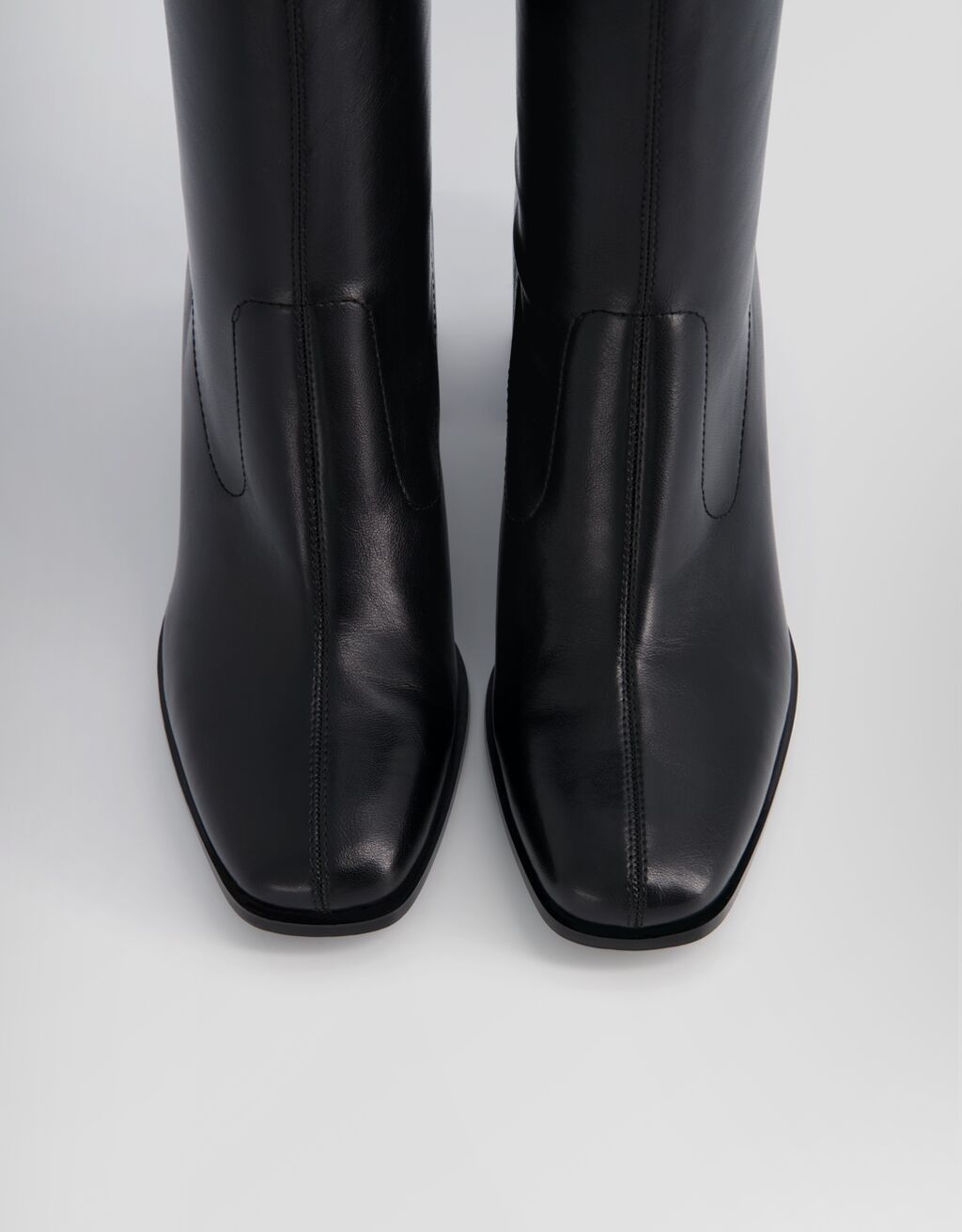 Fitted block heel ankle boots