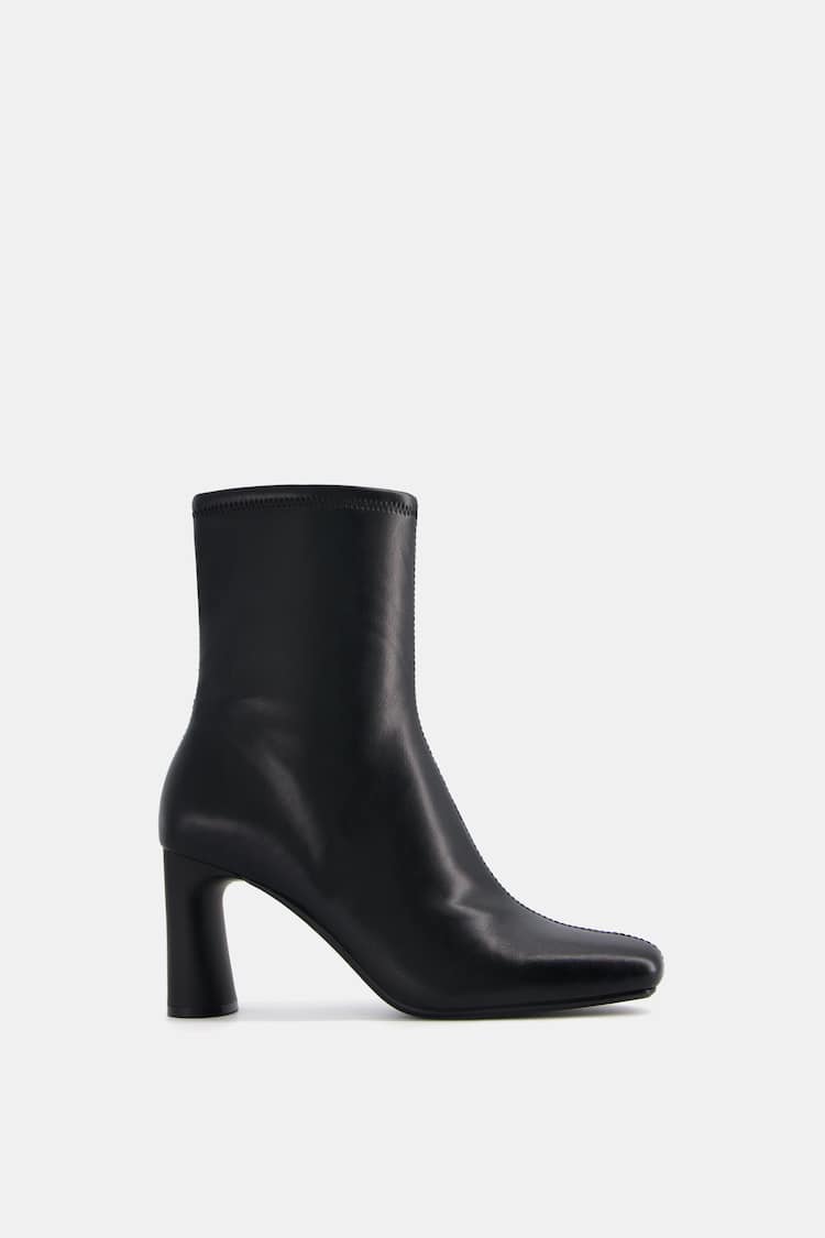 Fitted mid-heel ankle boots