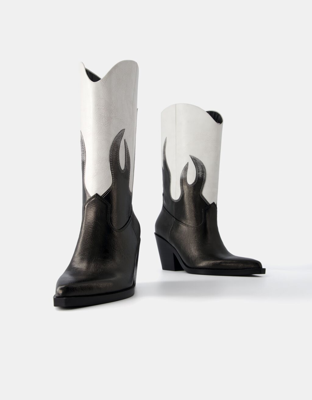 Contrast highheel cowboy boots with flame details Women Bershka