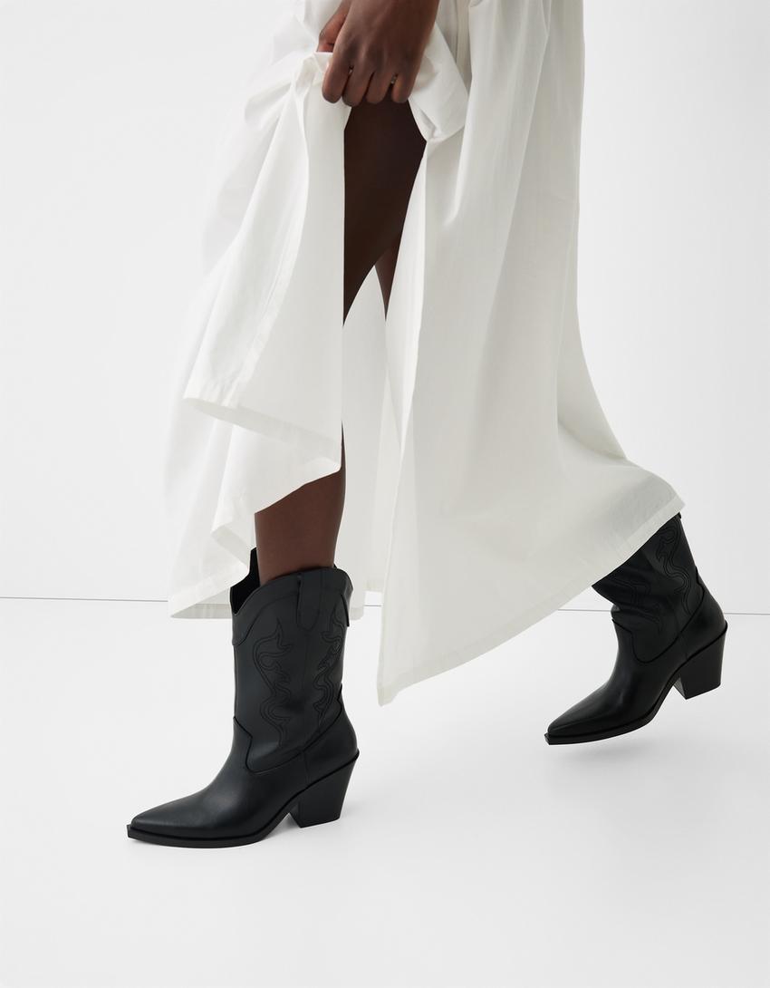 Botins tacão cowboy com bordados-Preto-1