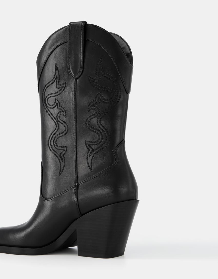 Botins tacão cowboy com bordados-Preto-3