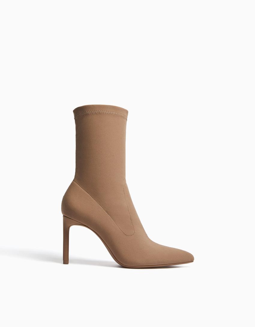 بوت برقبة للكاحل وكعب بدون أربطة-رملي-4