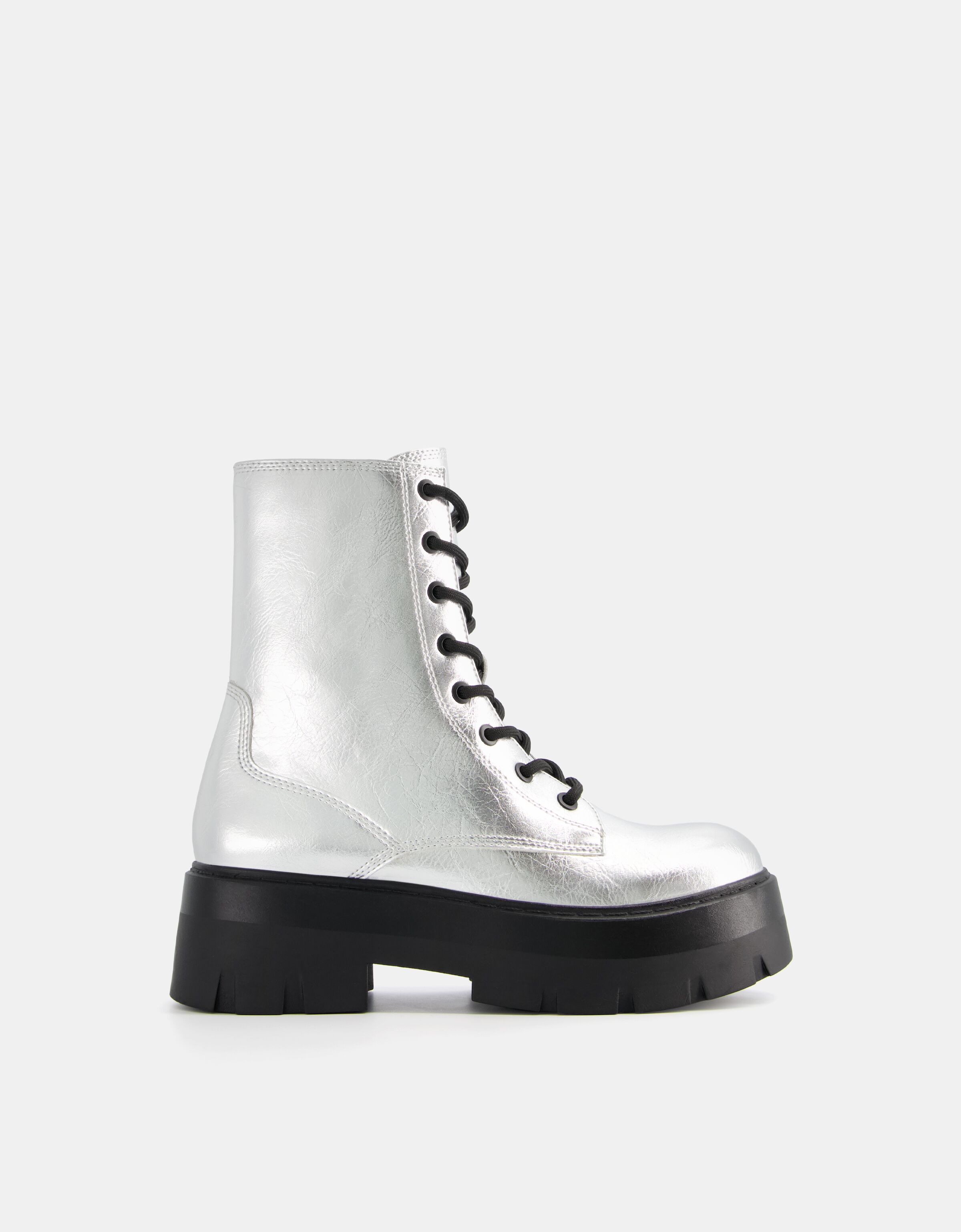 Women s Boots and Ankle Boots New Collection BERSHKA