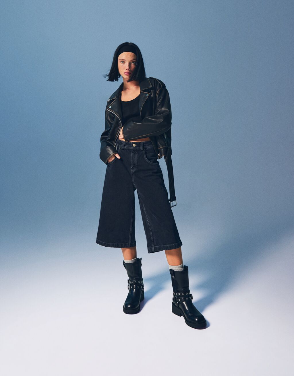 Bottines plates avec lanières, anneaux et boucles-Noir-1