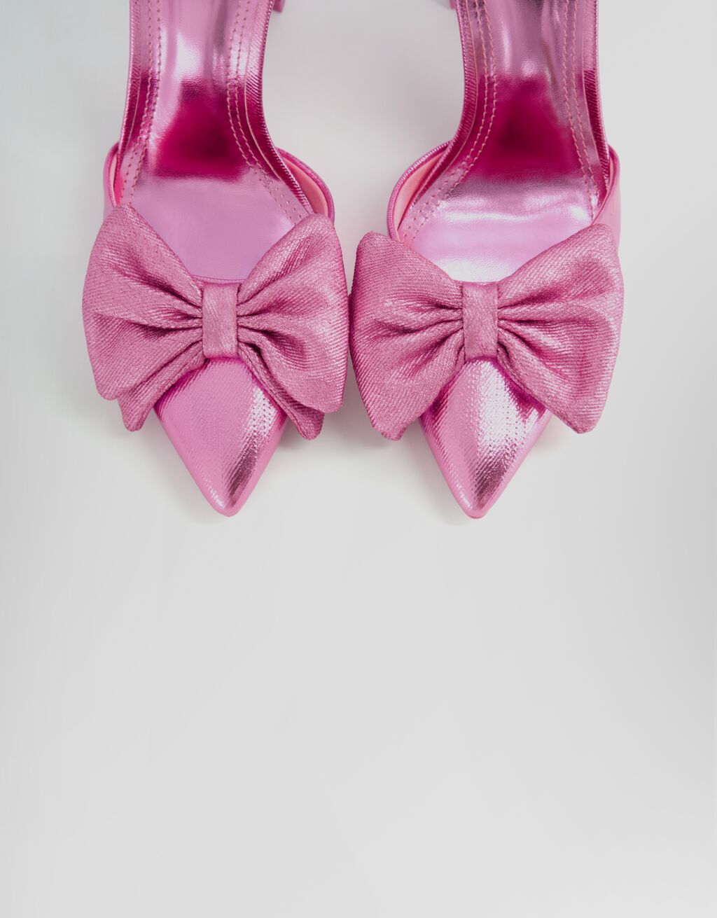 Shiny high-heel shoes with ankle strap and bow-Pink-4