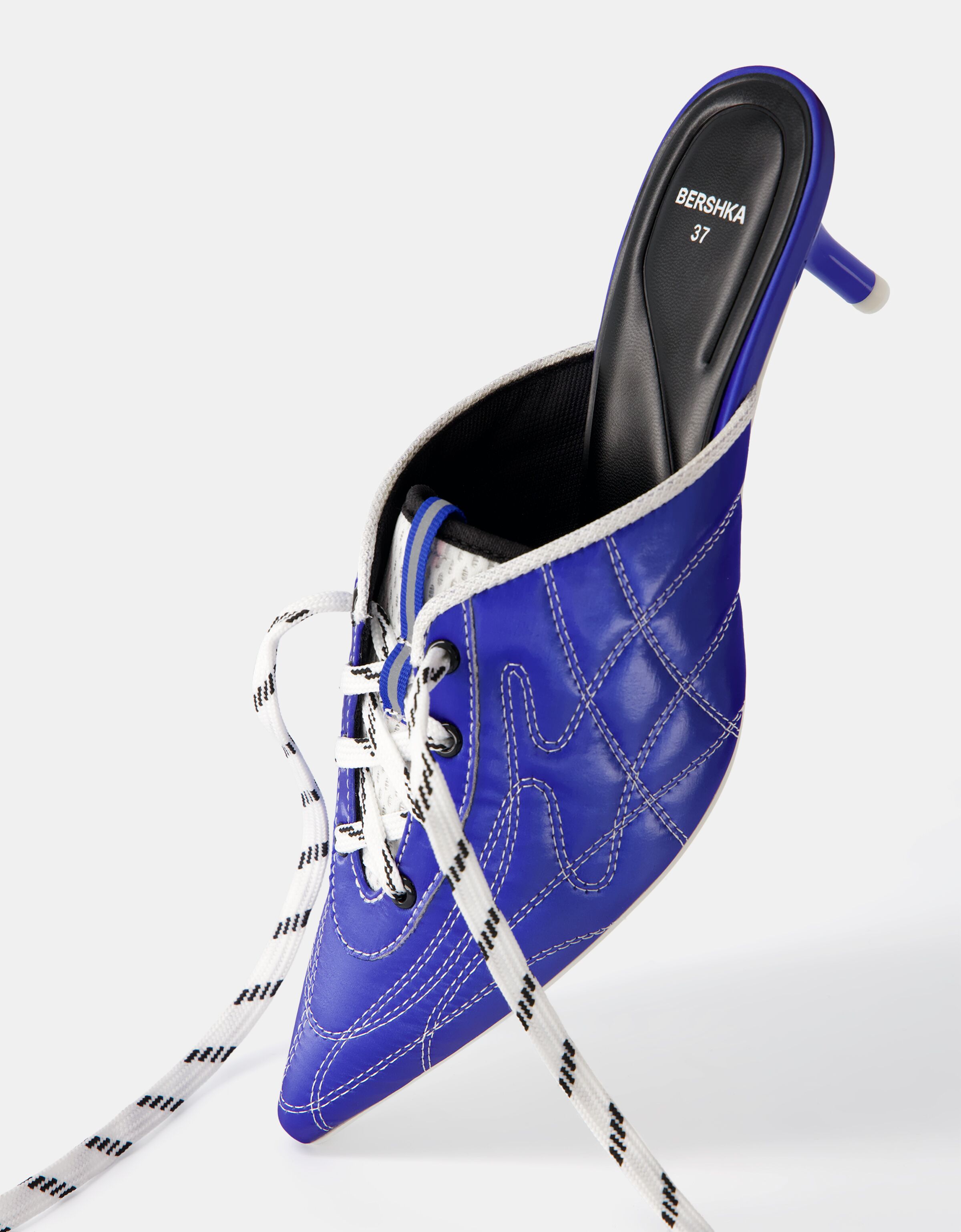 Kitten heel football mules Women Bershka