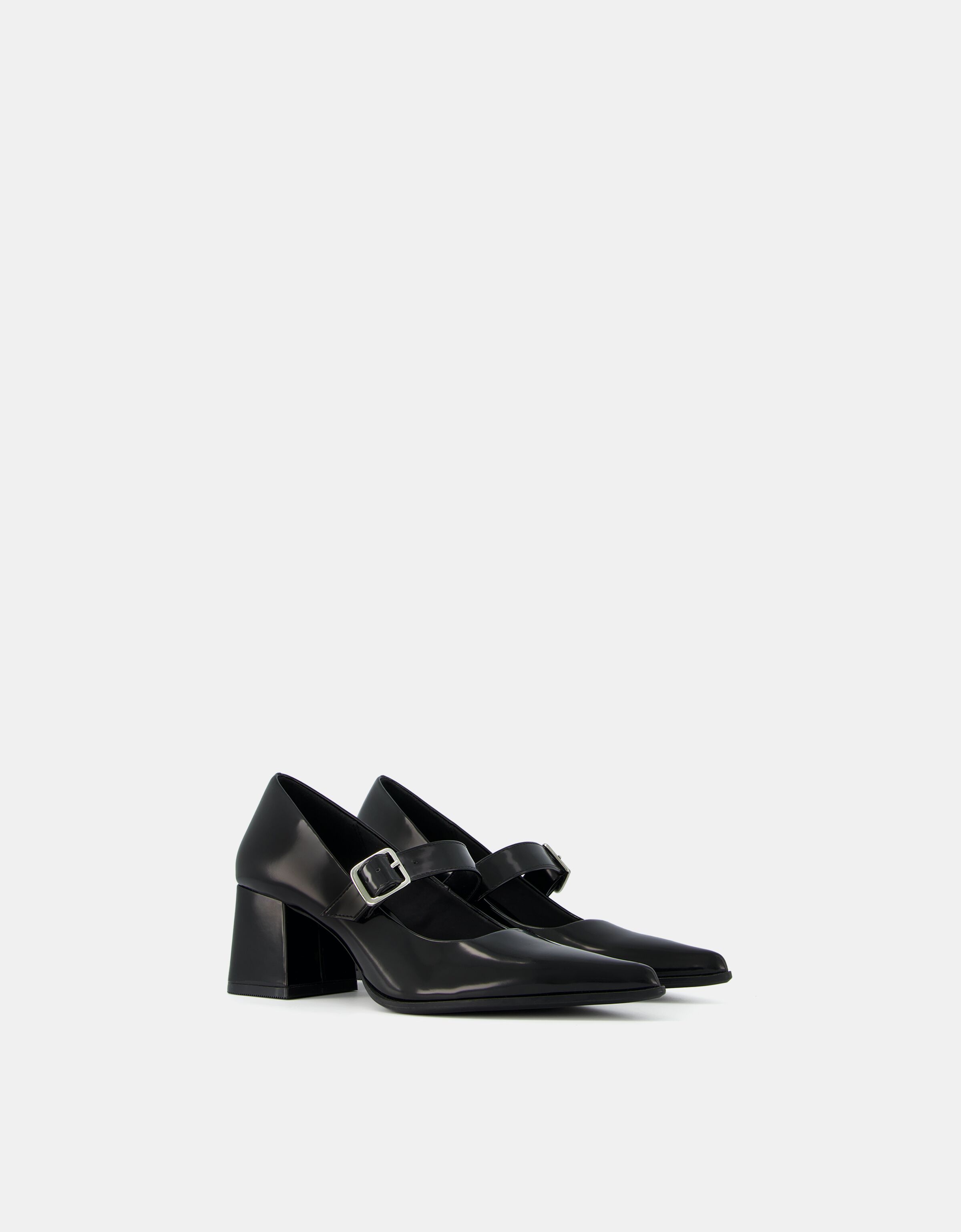 Black block heel pointed shoes online
