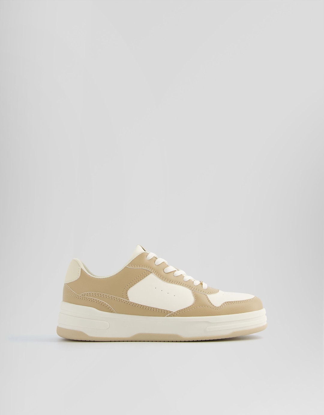 Contrast trainers
