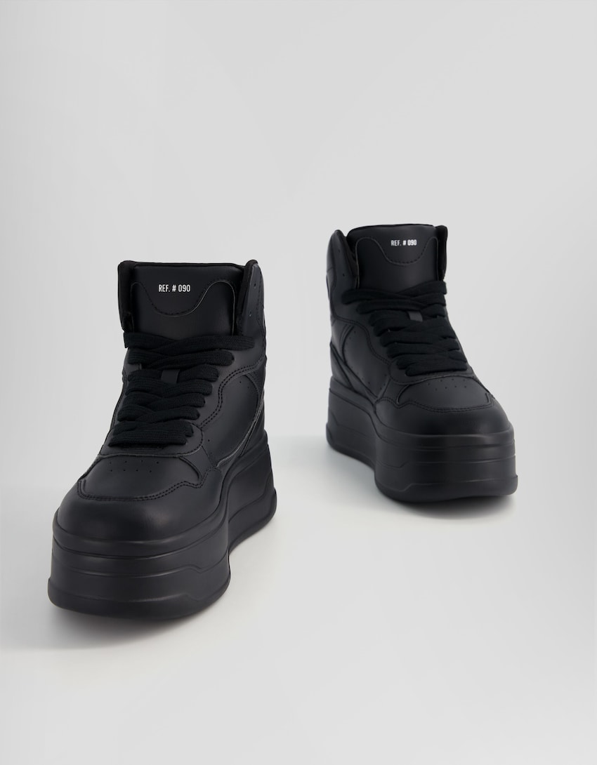 Monochrome sneakers met plateauzool-Zwart-4