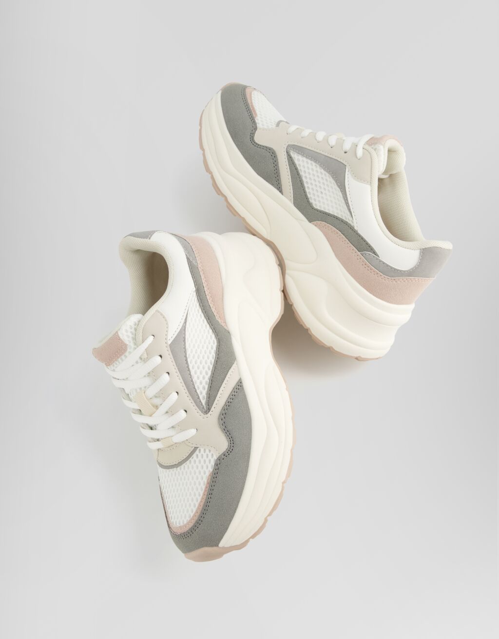 حذاء رياضي بتفاصيل نسيج شبكي-متعدد الألوان-4