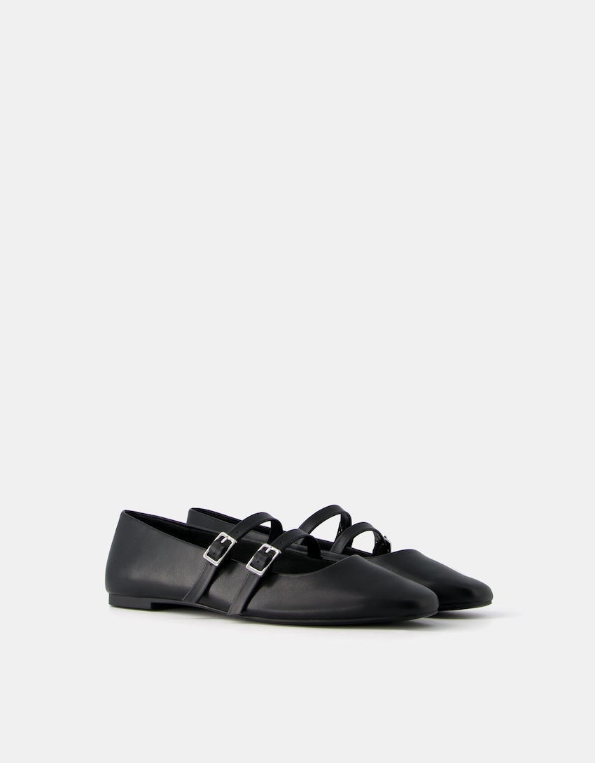 Ballet flats with buckles - Chaussures plates - Femme