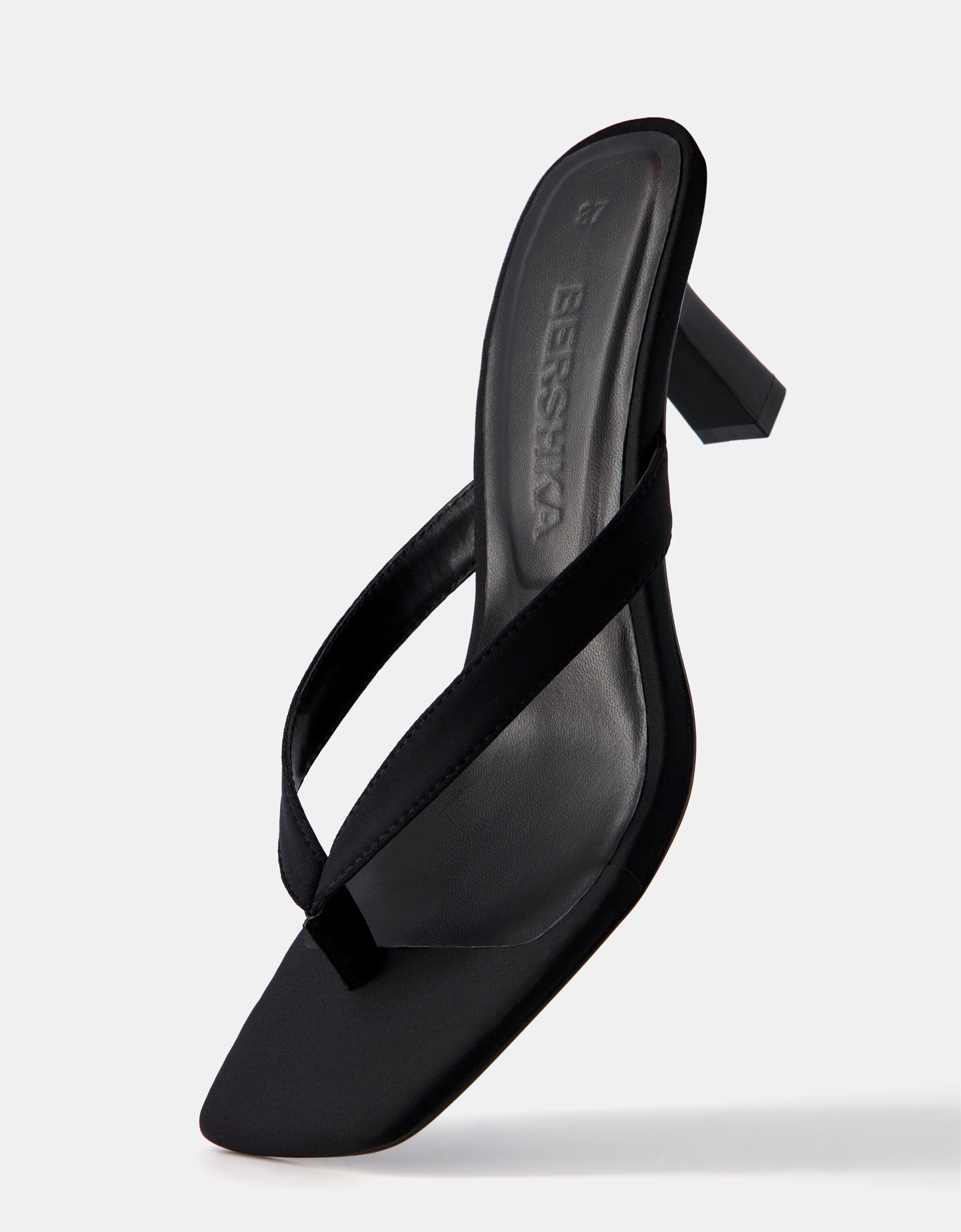 Kitten heel mule sandals. Women Bershka
