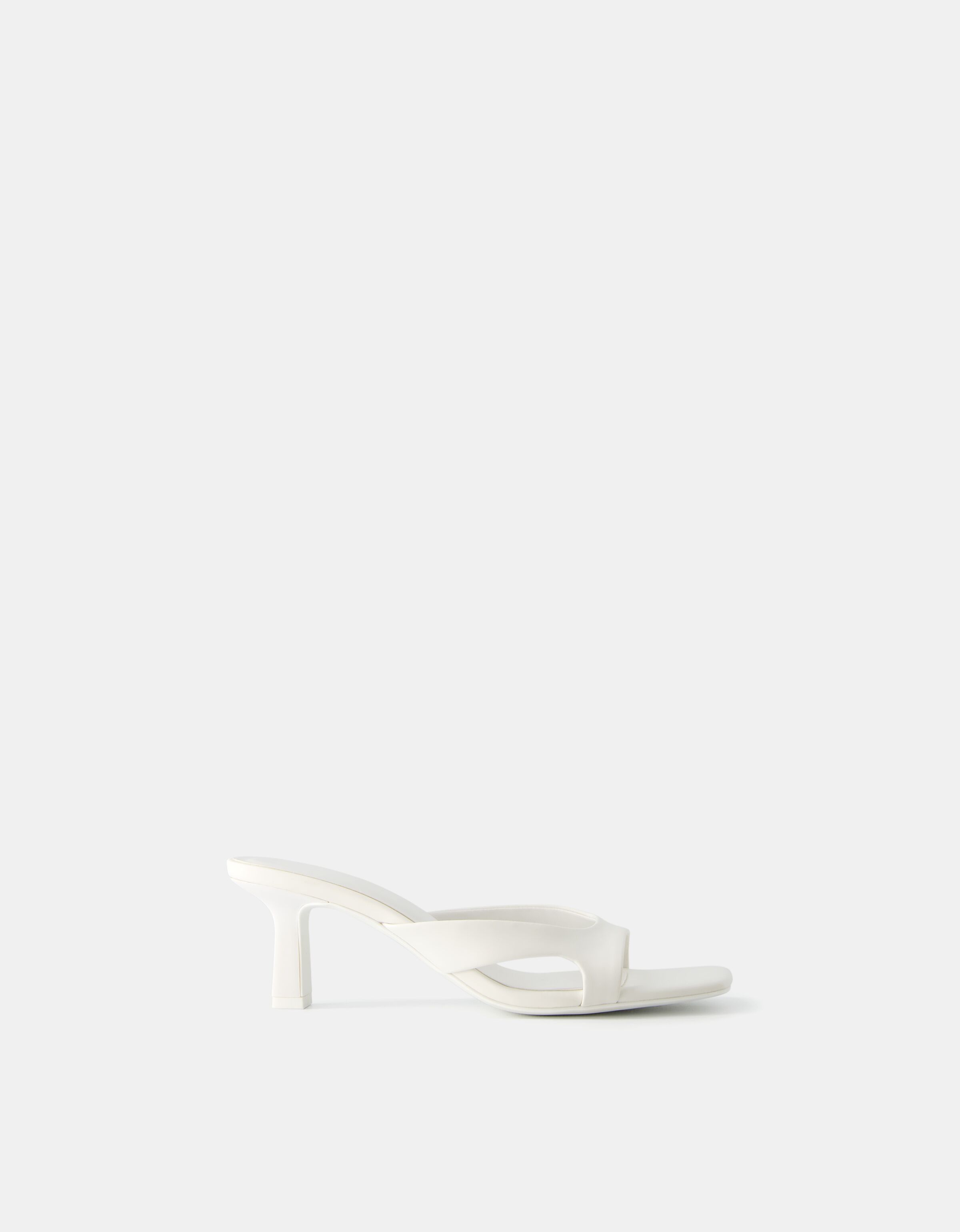 Sandales transparentes bershka 2025