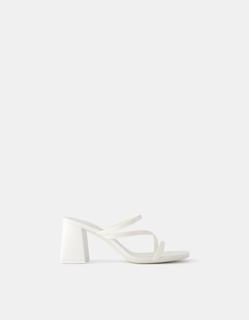 صندل عالي الكعب بكعبية مفتوحة وأحزمة متعددة-أبيض-5