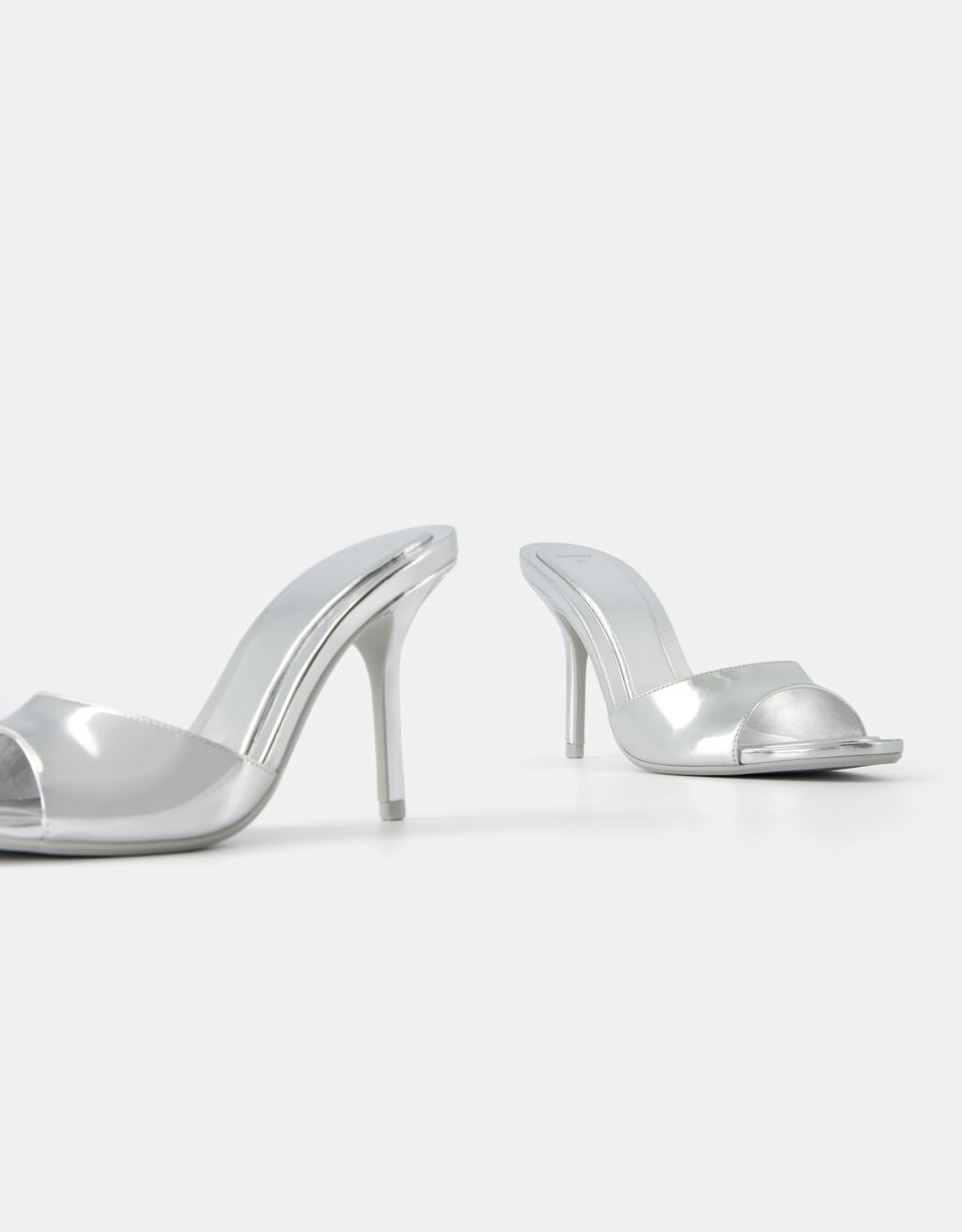 Sandália de tacão metalizada-Prateado-4