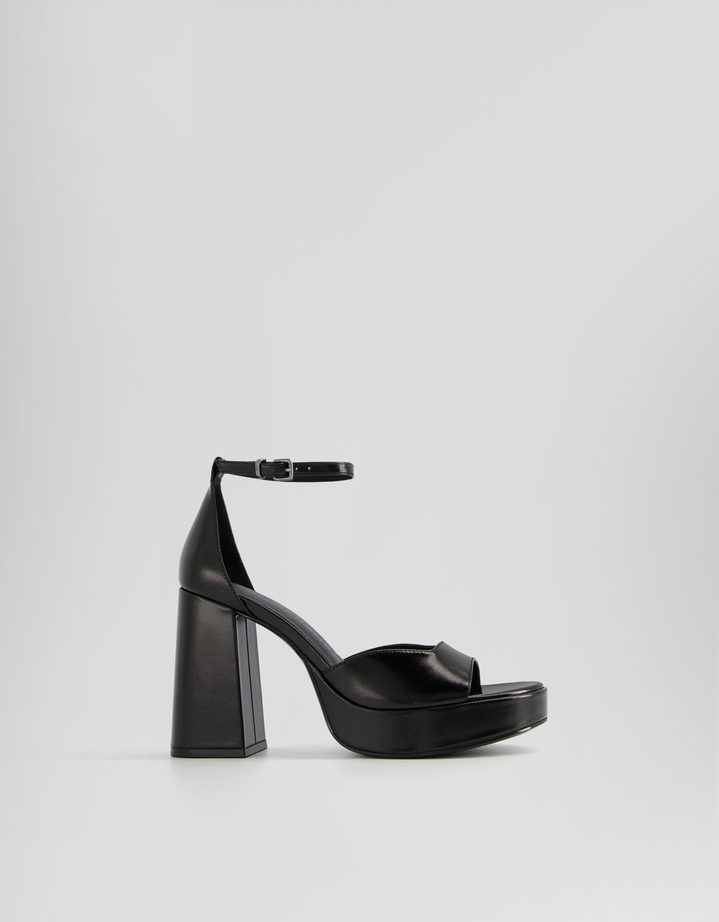Bershka tacones 2025