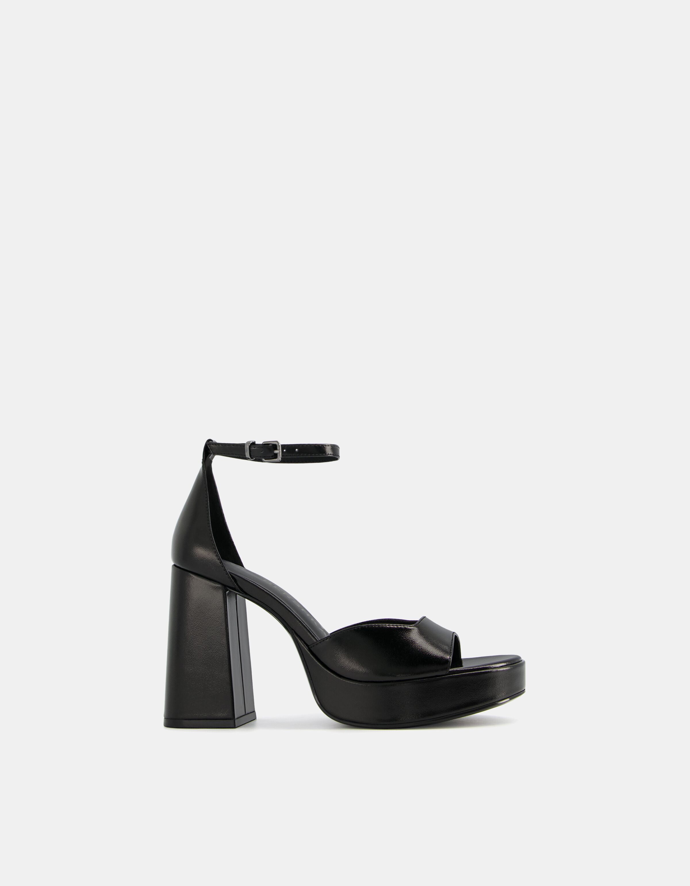 Sandalias best sale bershka 2020