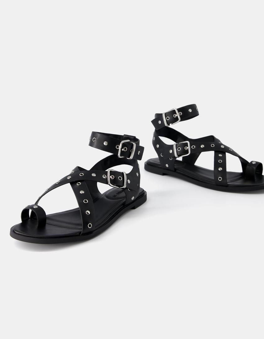 Sandália rasa tachas-Preto-4