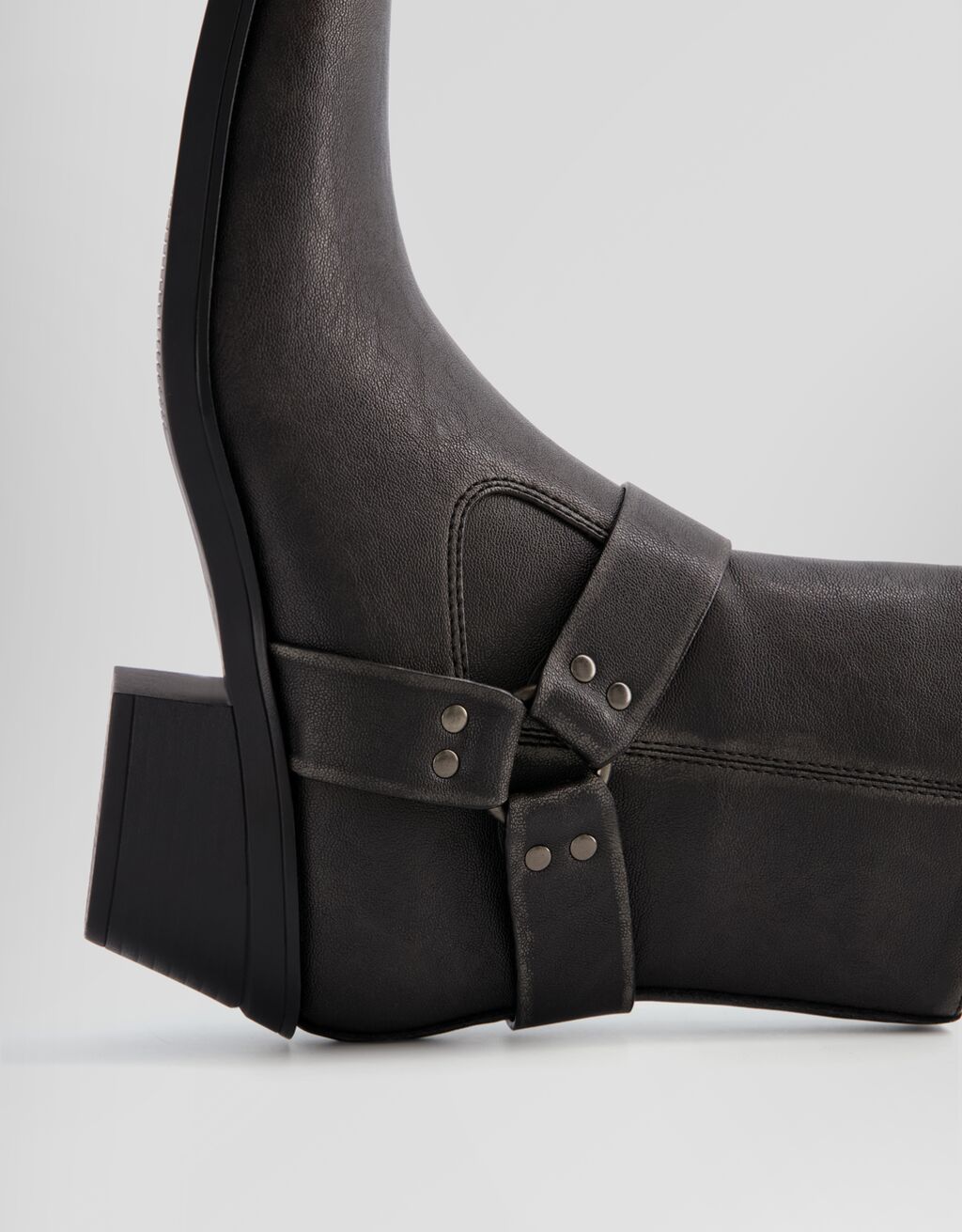 Men’s cowboy ankle boots Men Bershka