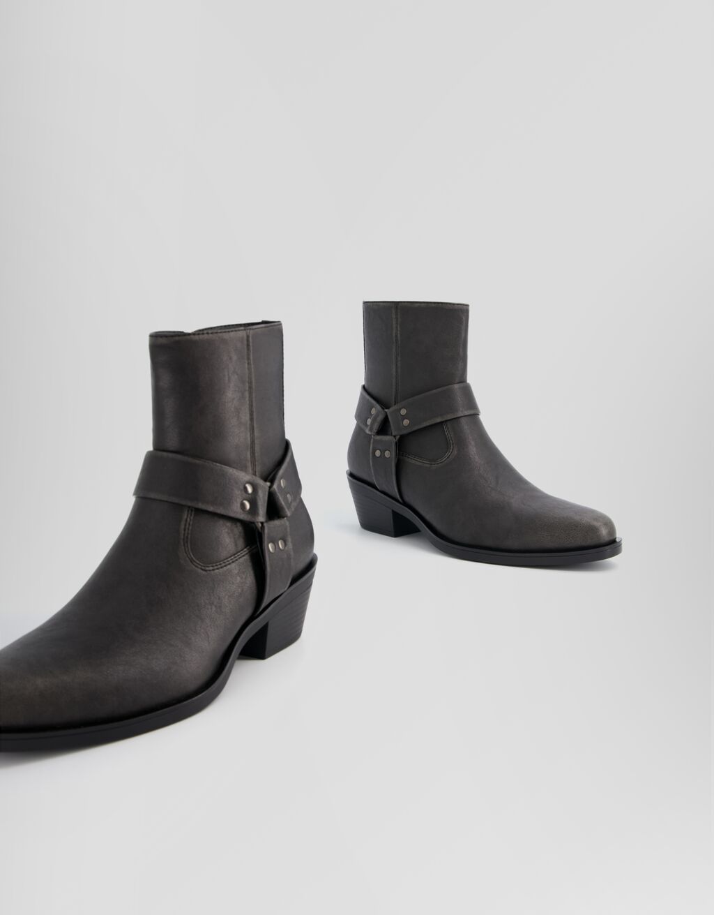 Men’s cowboy ankle boots Men Bershka