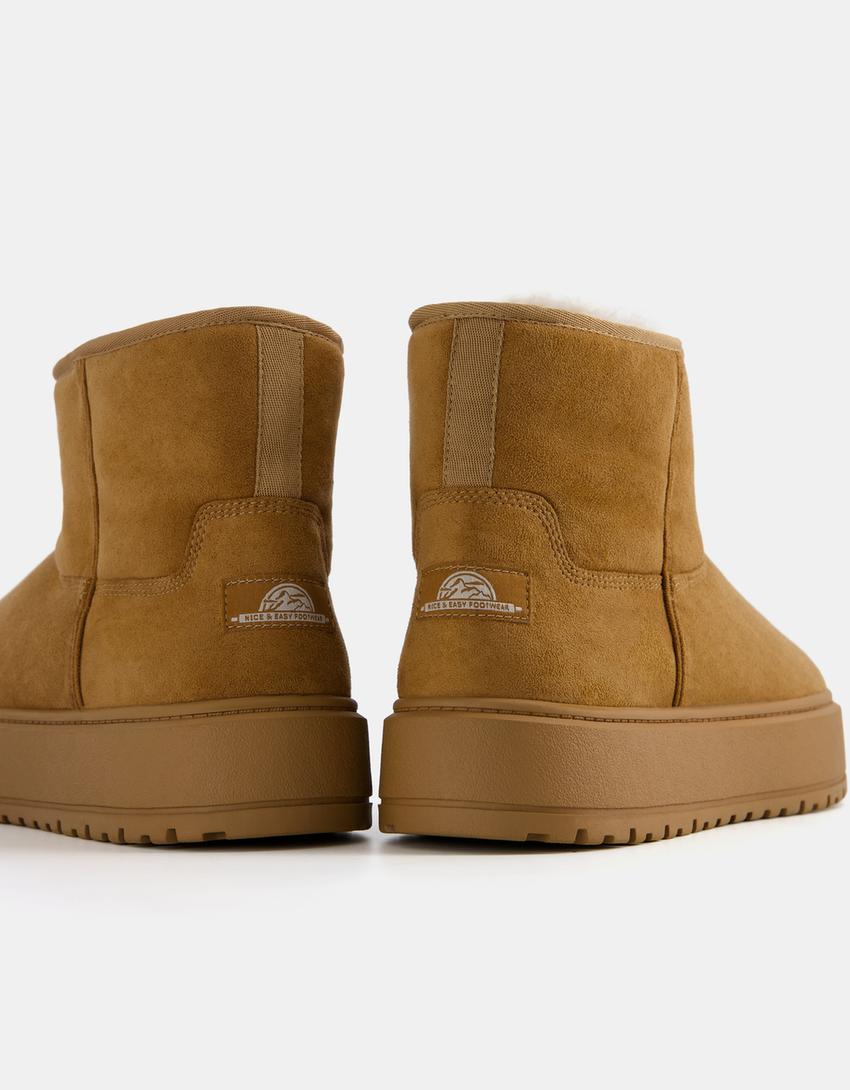 Susanna Tutta Panna Impazza La Moda Degli Stivali Con Il Pelo