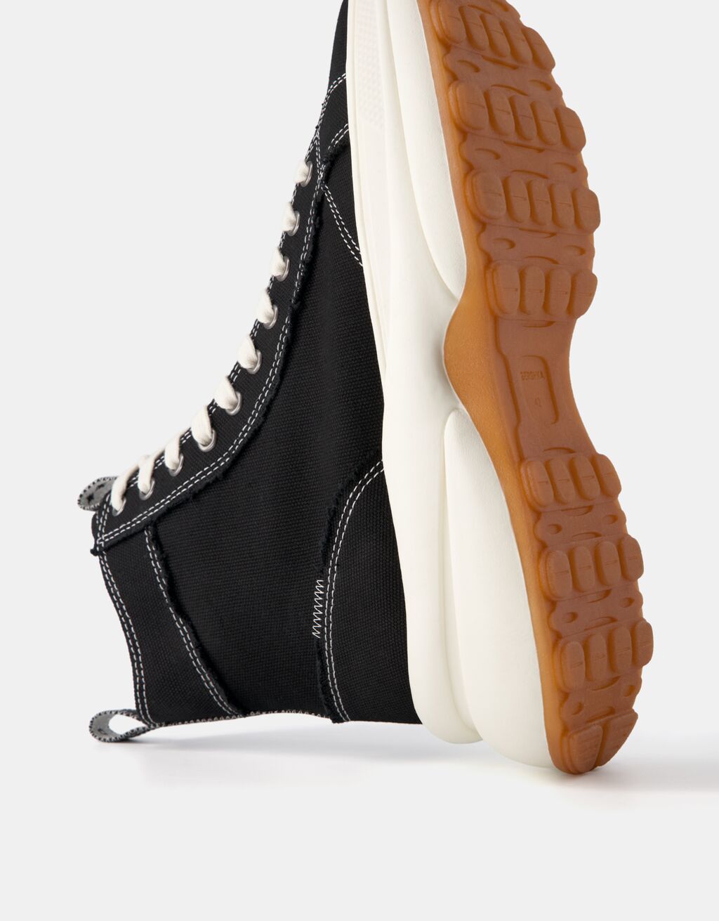 Sapatilhas abotinadas sola chunky-Preto-3