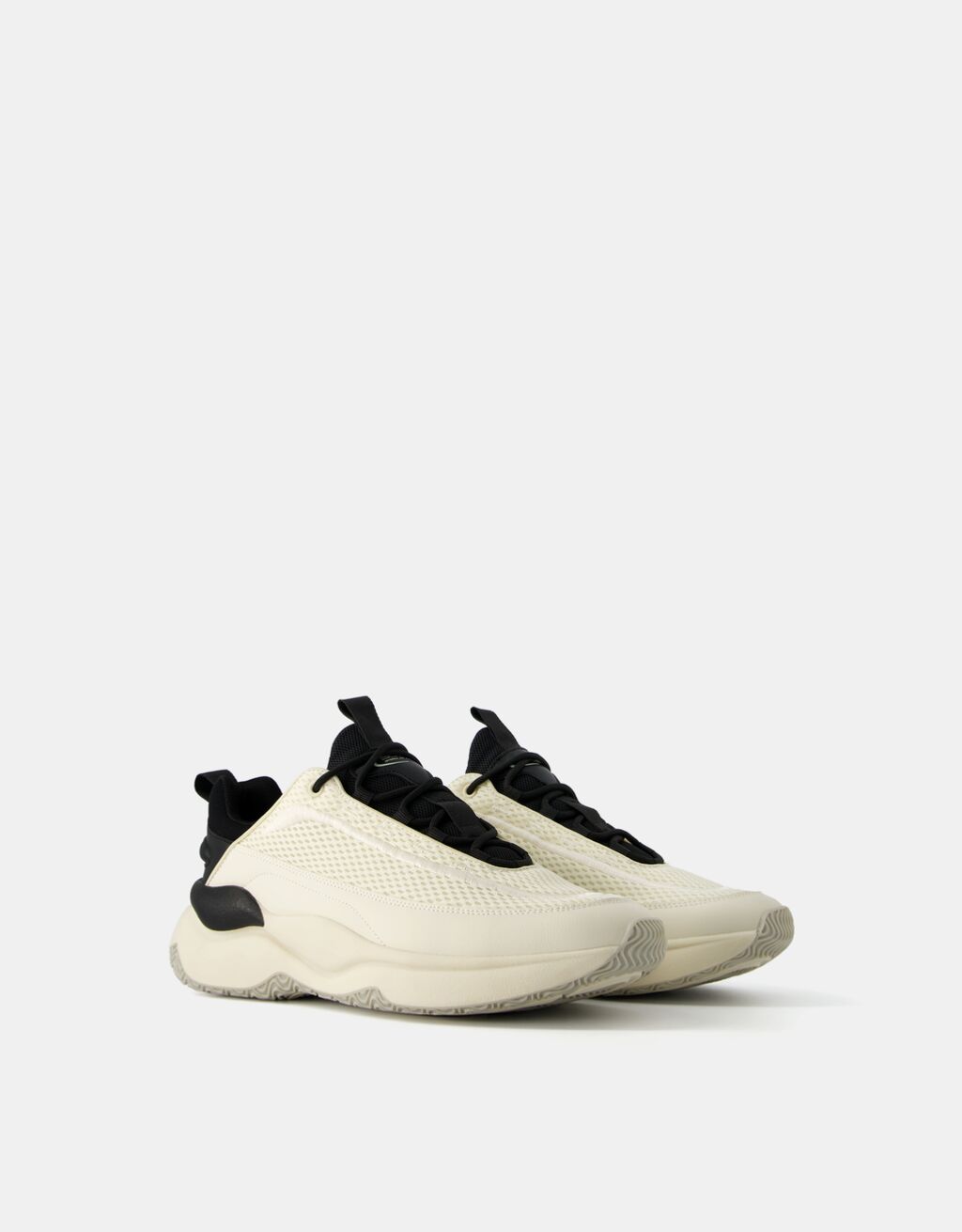 Men s contrast mesh trainers Shoes Men Bershka