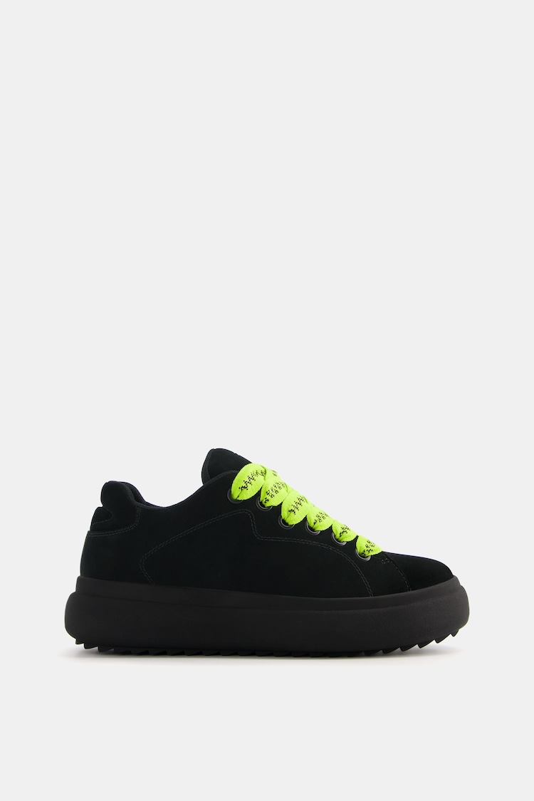 Men’s chunky trainers with neon laces