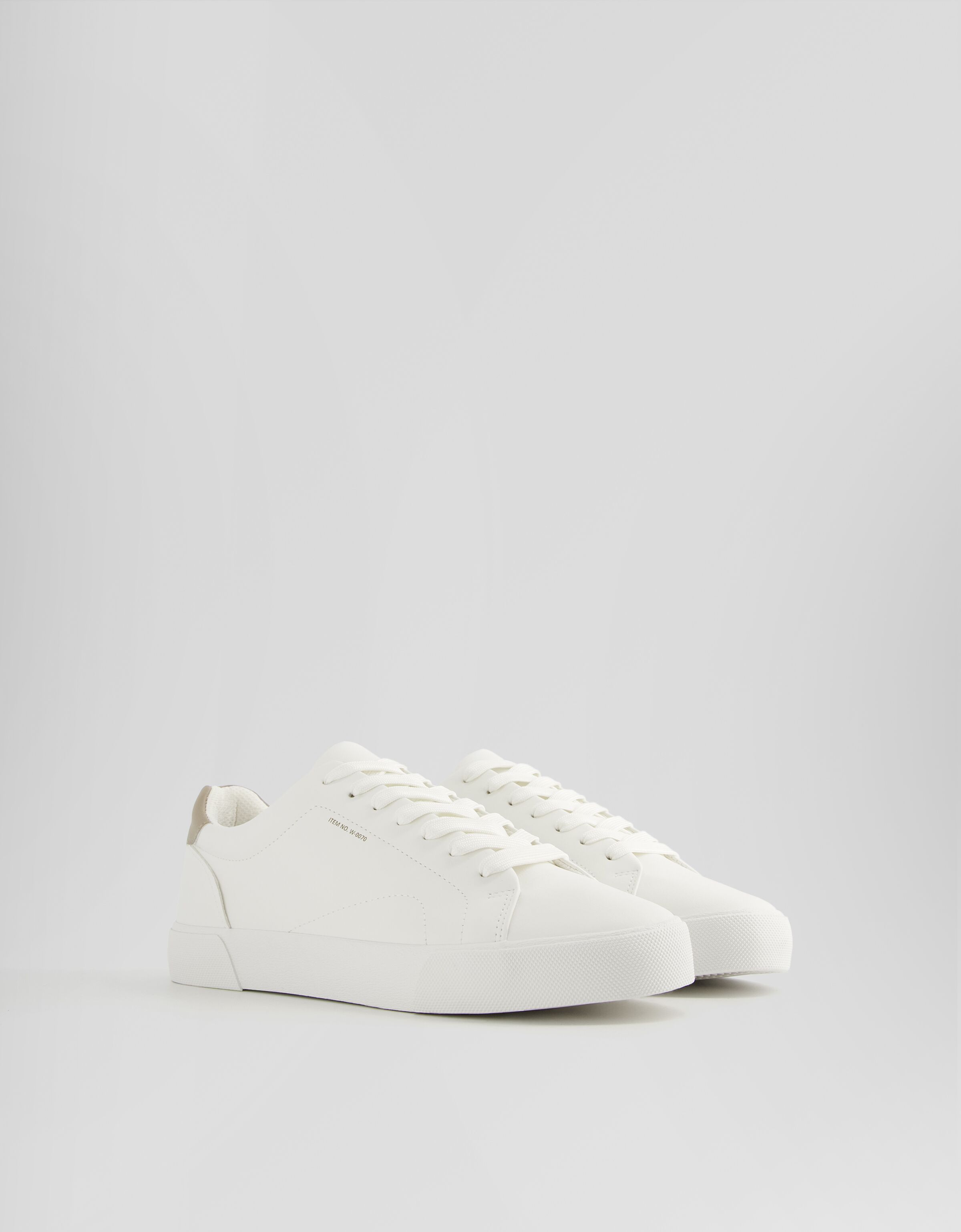 Bershka 2024 zapatos blancos