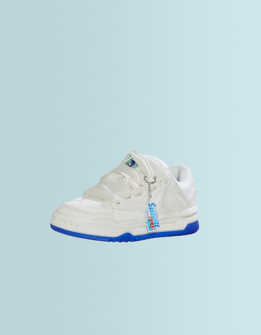 Zapatillas SSSTUFFF X BERSHKA detalle llavero hombre Zapatos