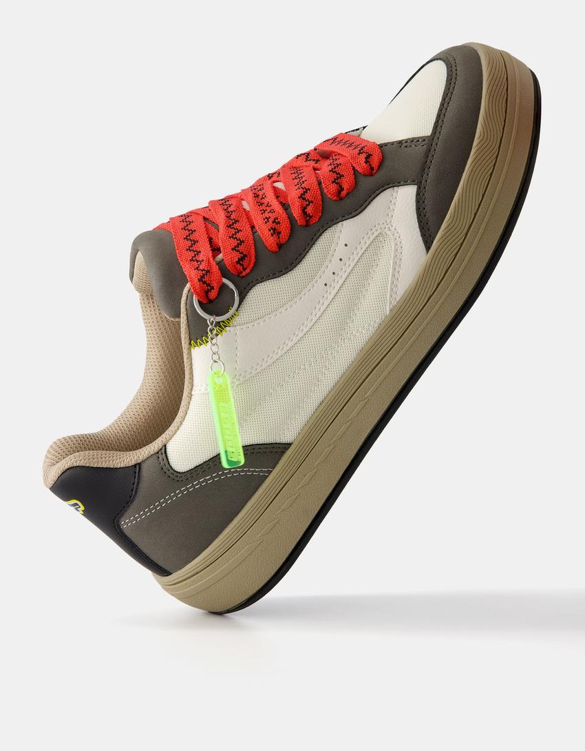 Sapatilhas chaveiro homem-Combinado-2