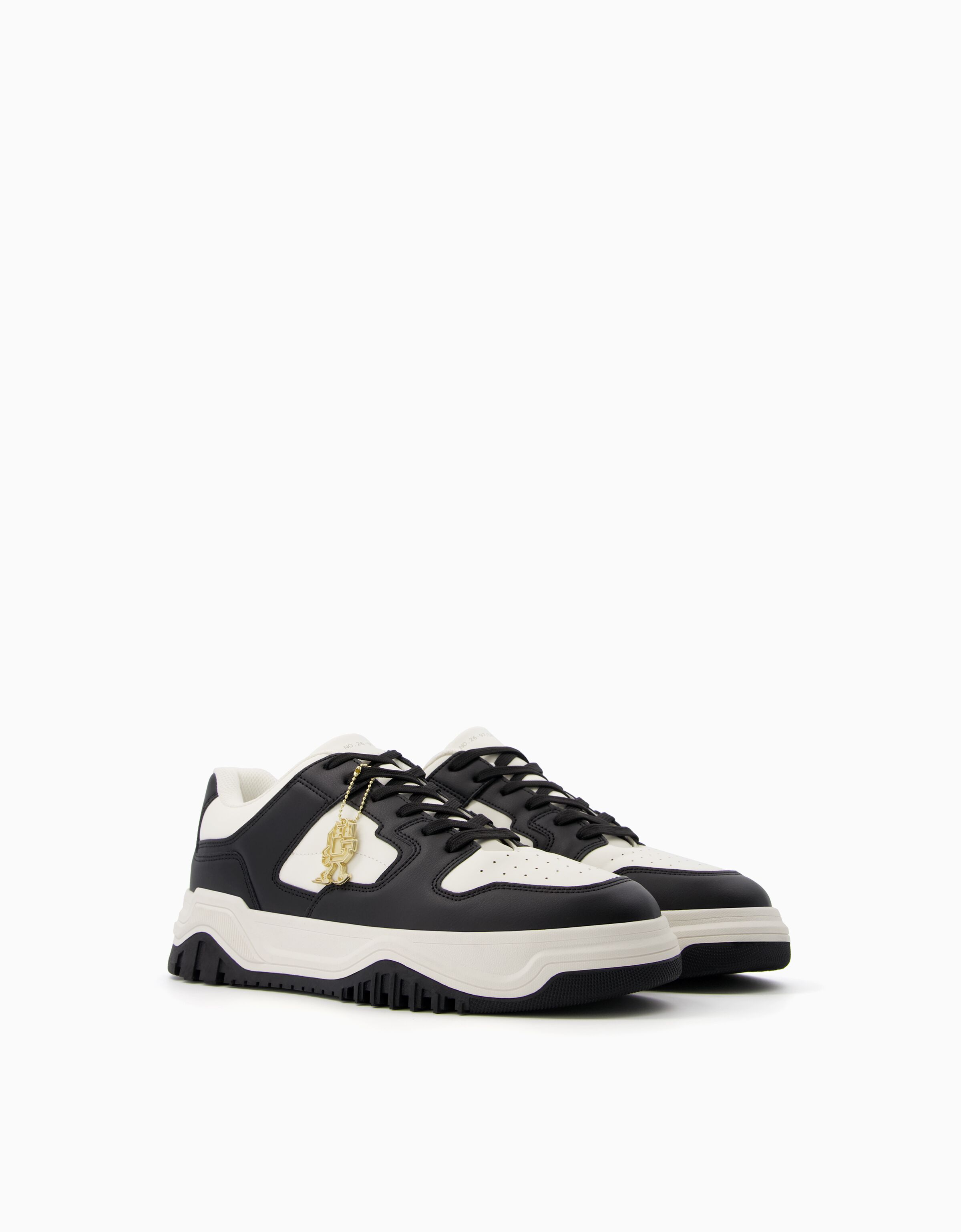 Men s trainers with keyring Shoes Men Bershka