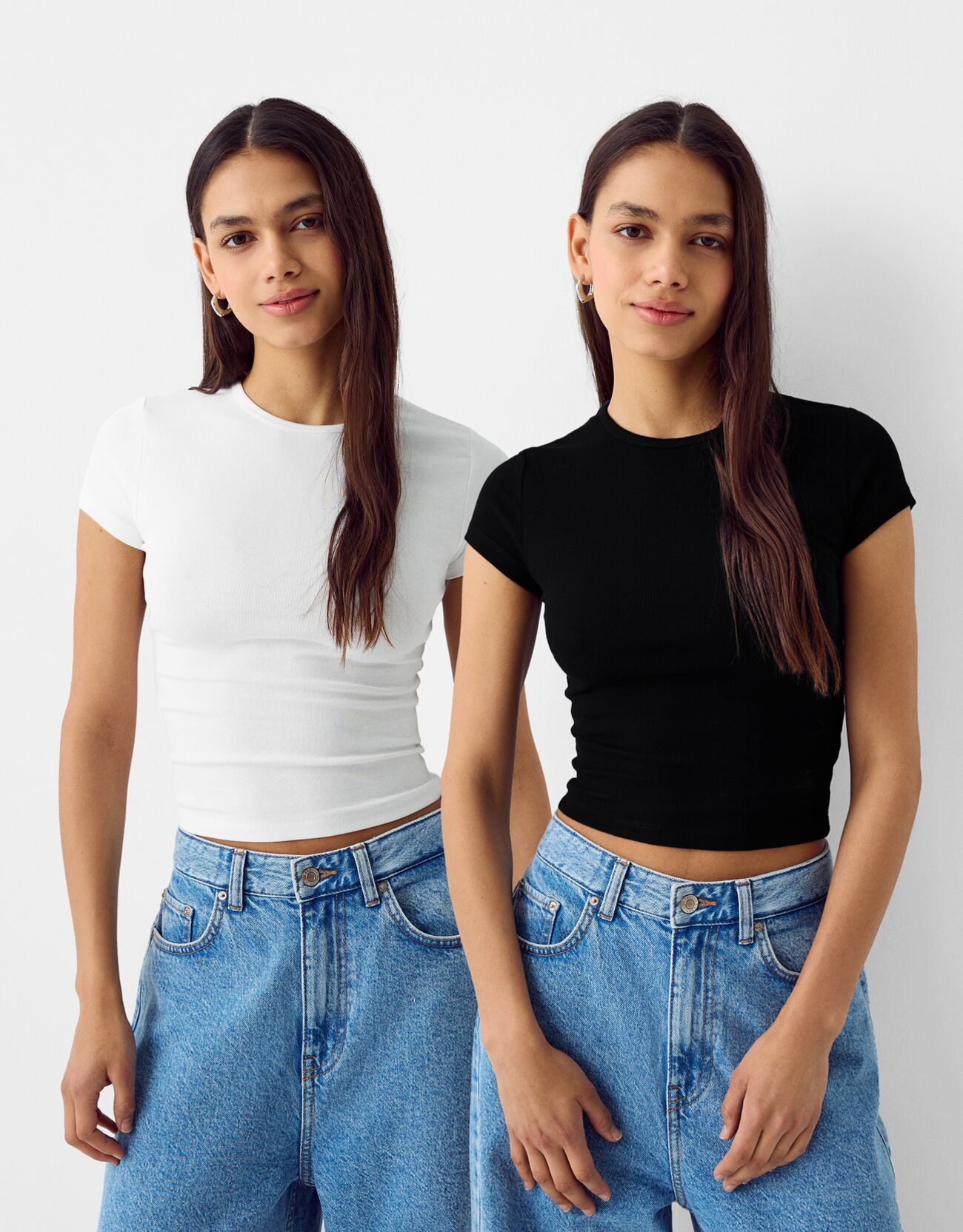 Bershka 2er-Pack T-Shirts Mit Kurzen Ärmeln Und Rundausschnitt Damen 10-12 Kombiniert