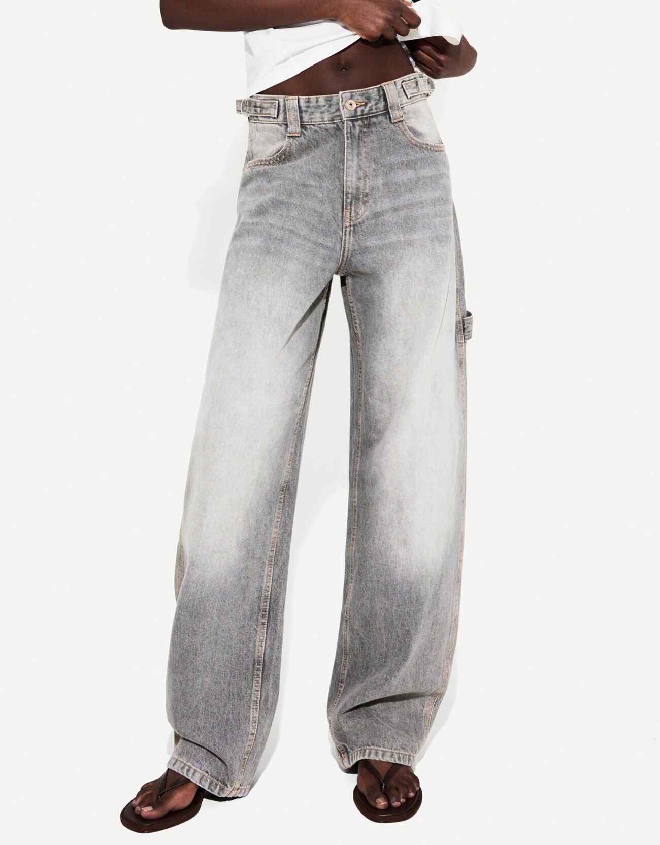 Adjustable balloon fit carpenter jeans