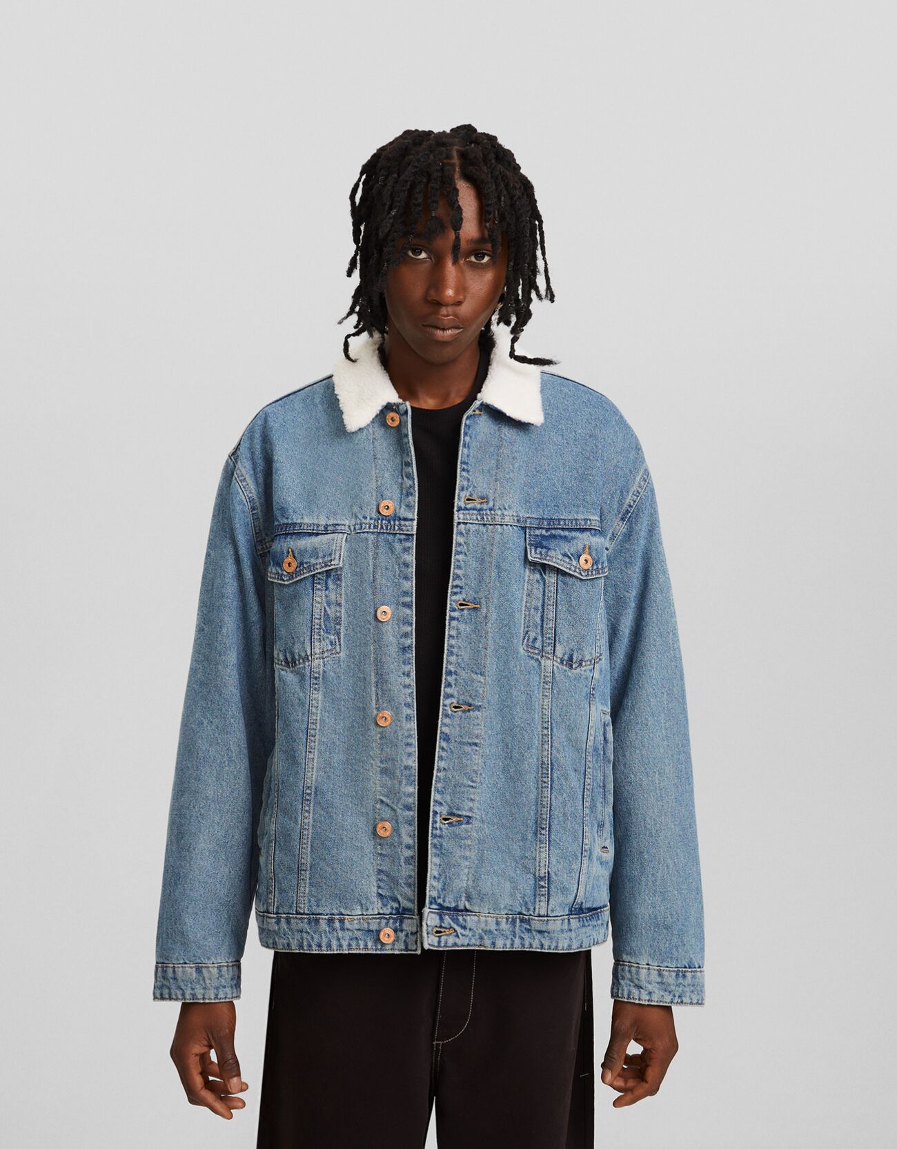 Bershka Jeansjacke Mit Lammfellimitat Herren S Ausgewaschenes Blau