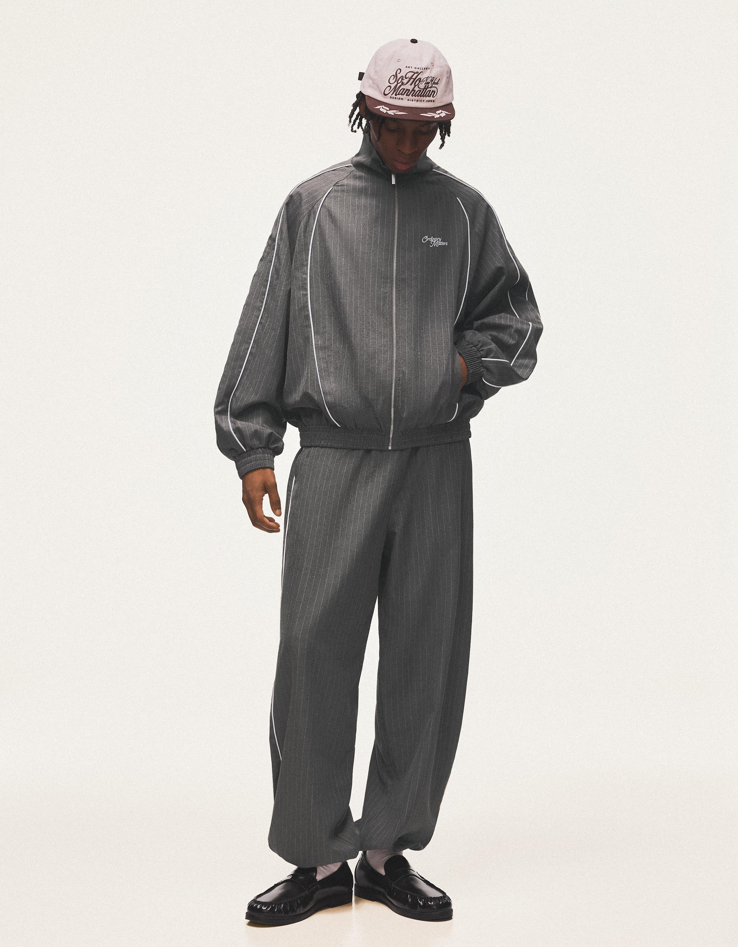 Bershka Pantalón Jogger Raya Diplomática Hombre M Gris Mezcla